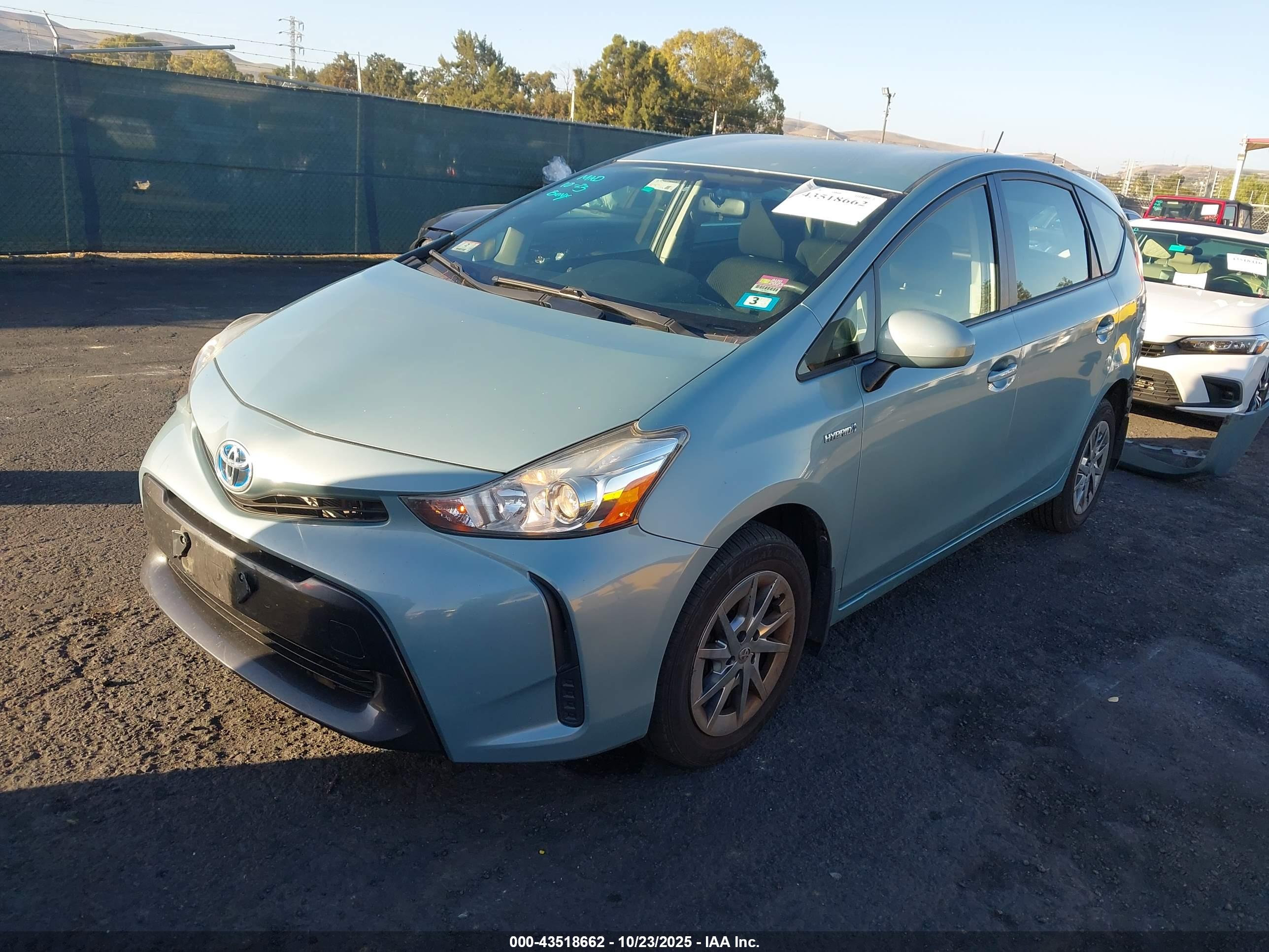 TOYOTA PRIUS image 2