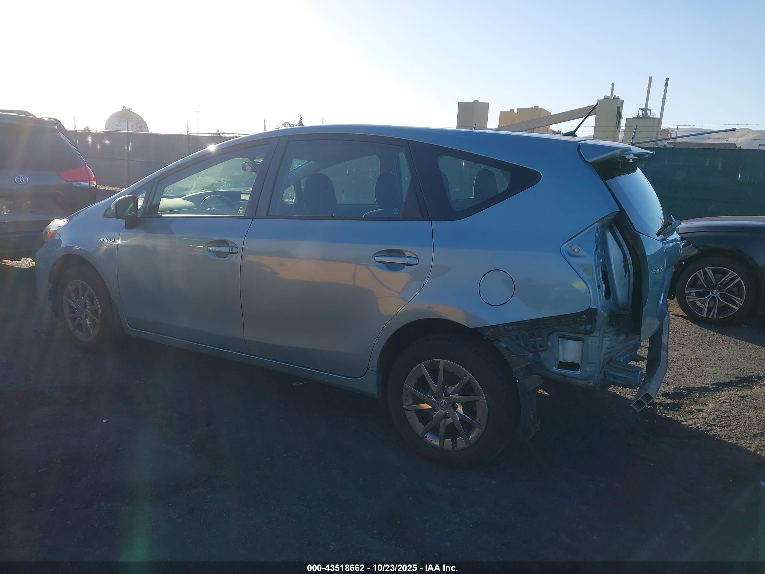 TOYOTA PRIUS image 3