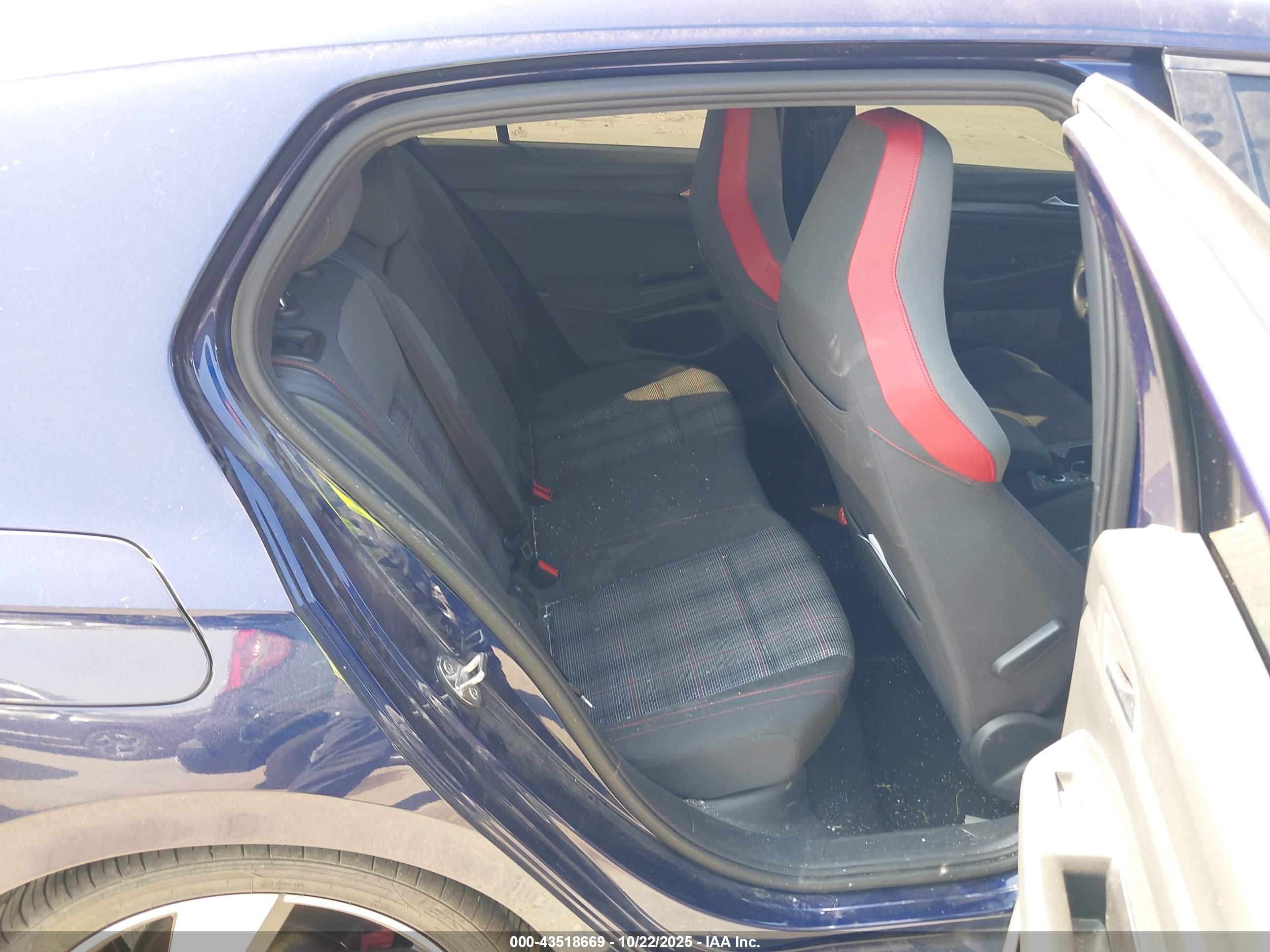 VOLKSWAGEN GOLF image 8