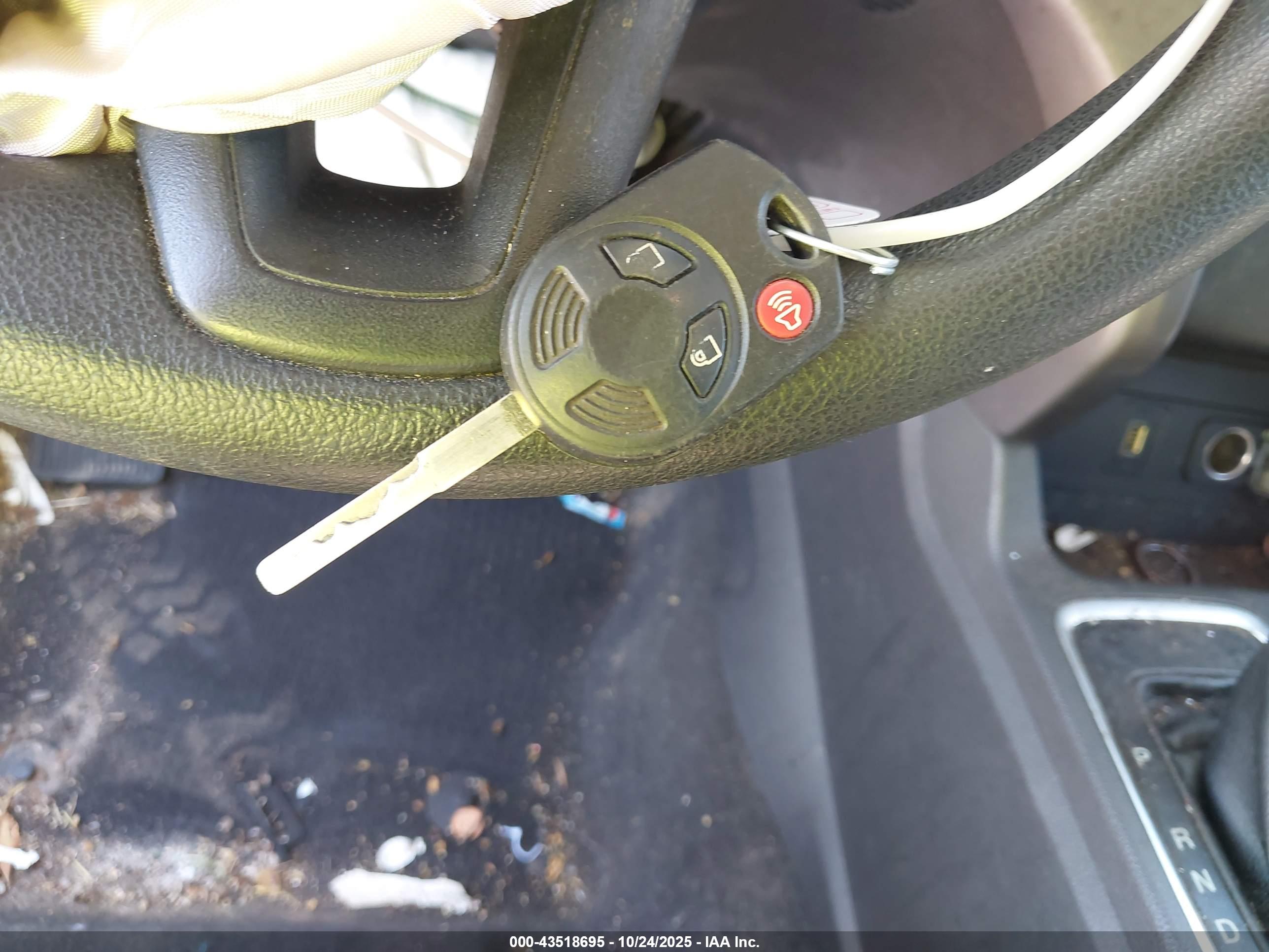 FORD ESCAPE image 11