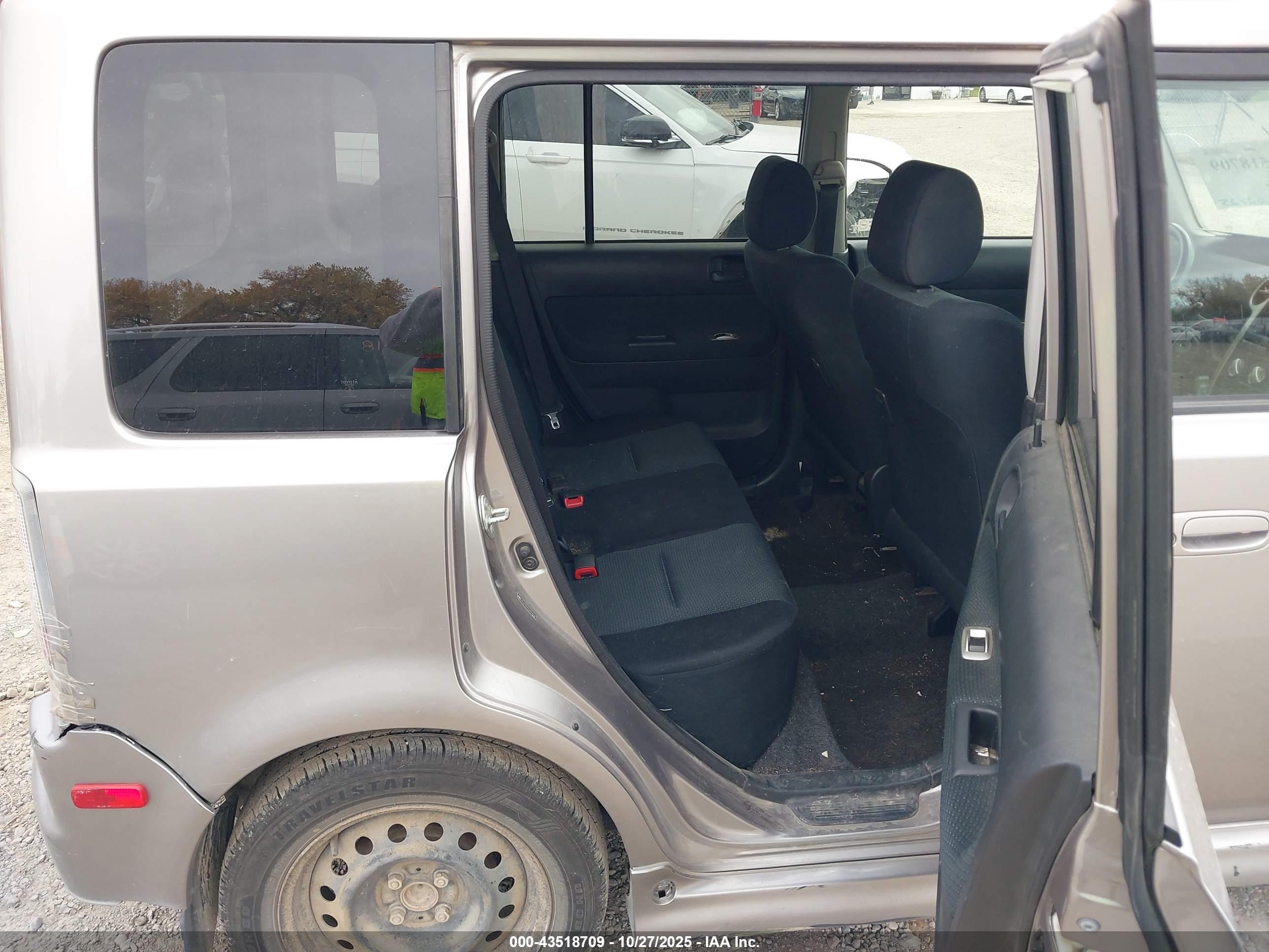 SCION XB image 8