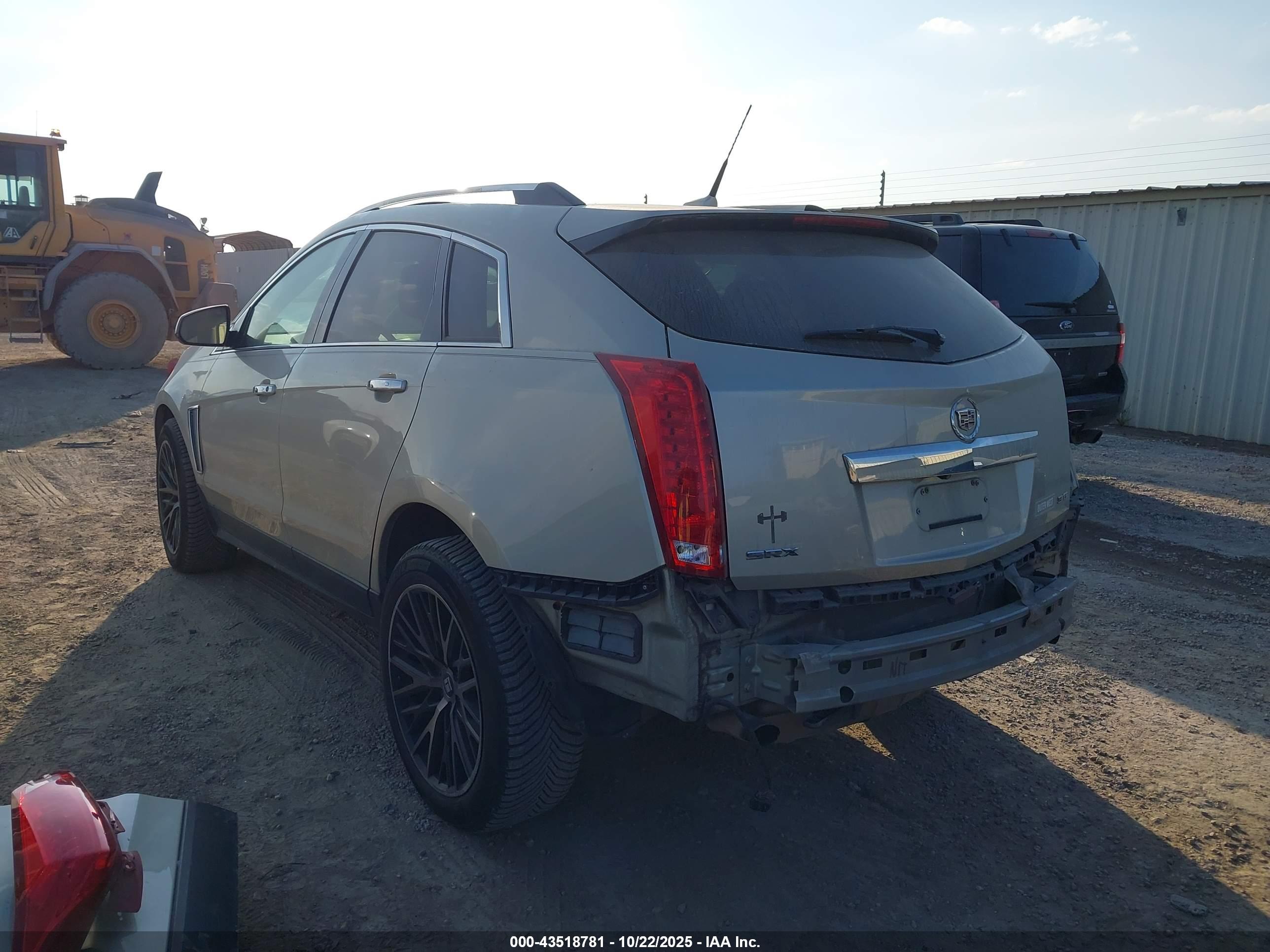 CADILLAC SRX image 3
