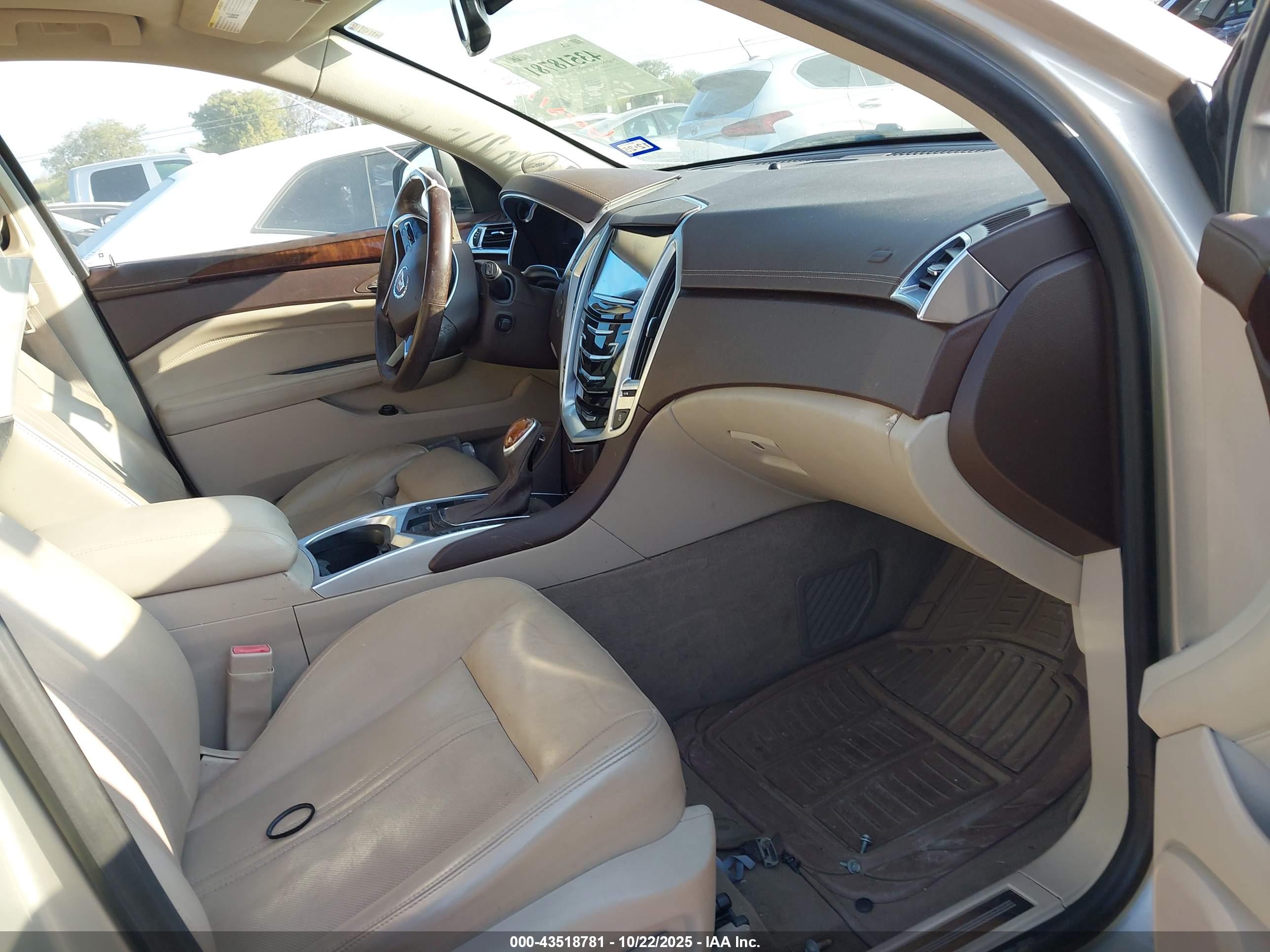 CADILLAC SRX image 5