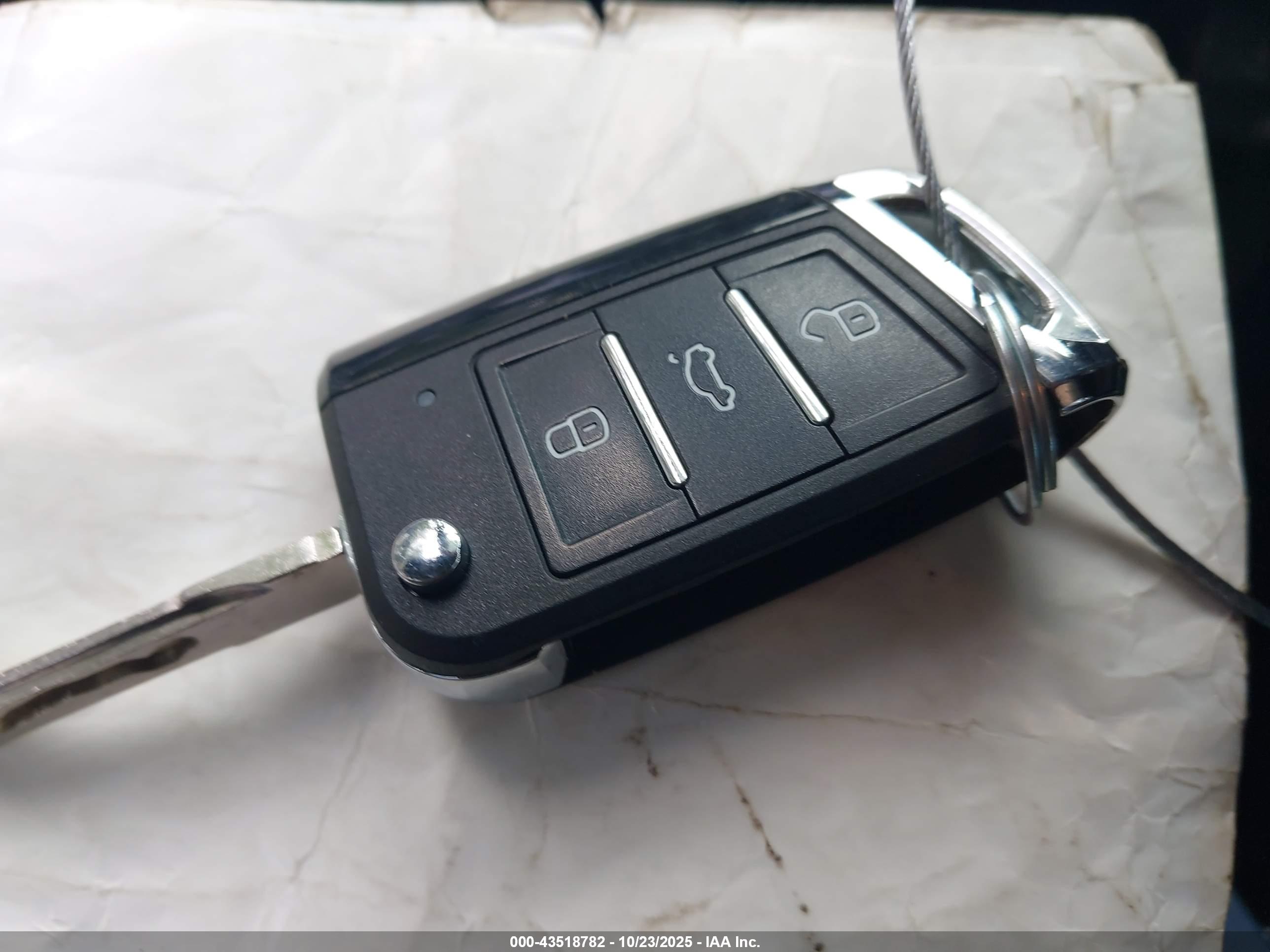 VOLKSWAGEN PASSAT image 11