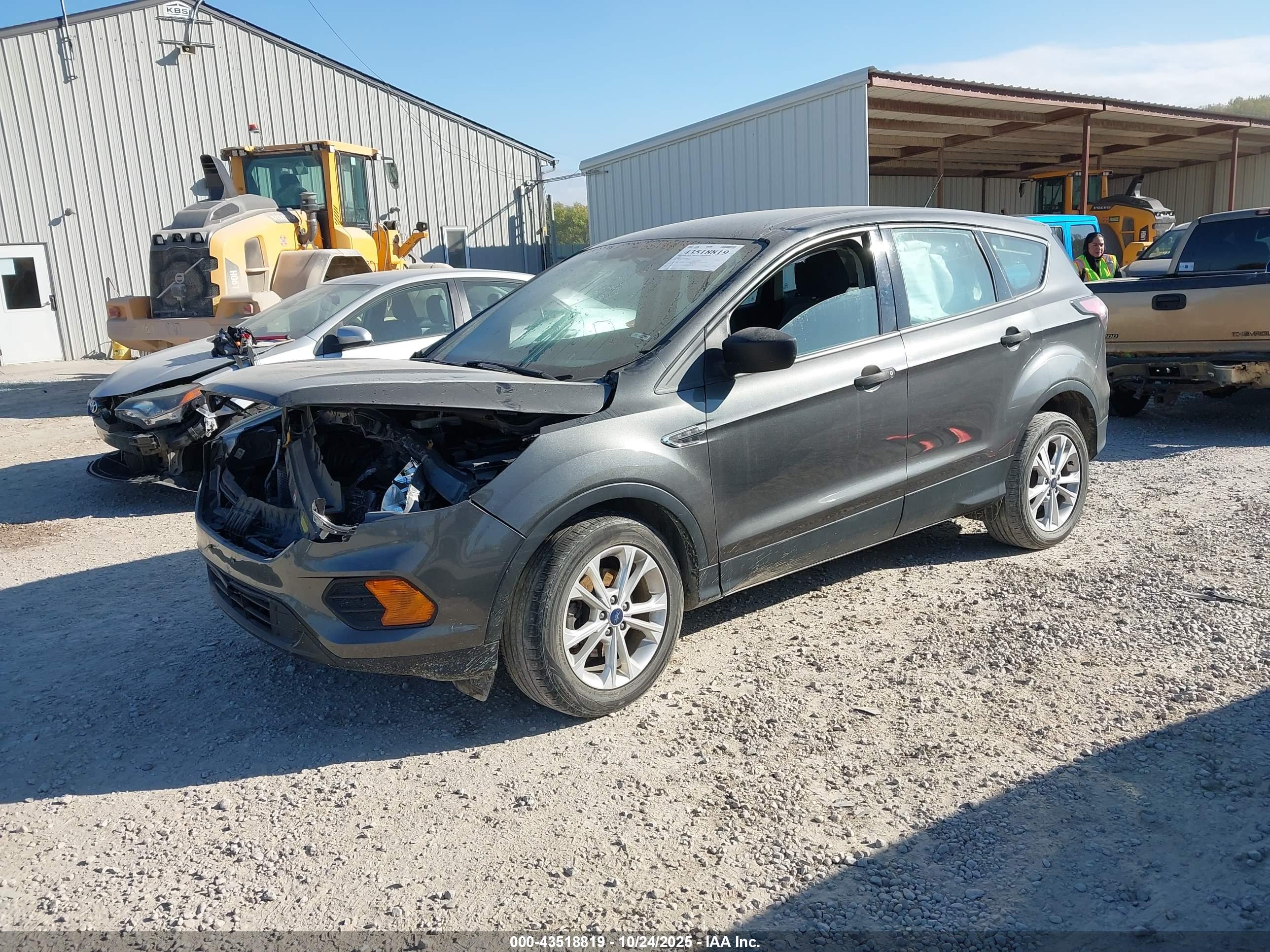 FORD ESCAPE image 2