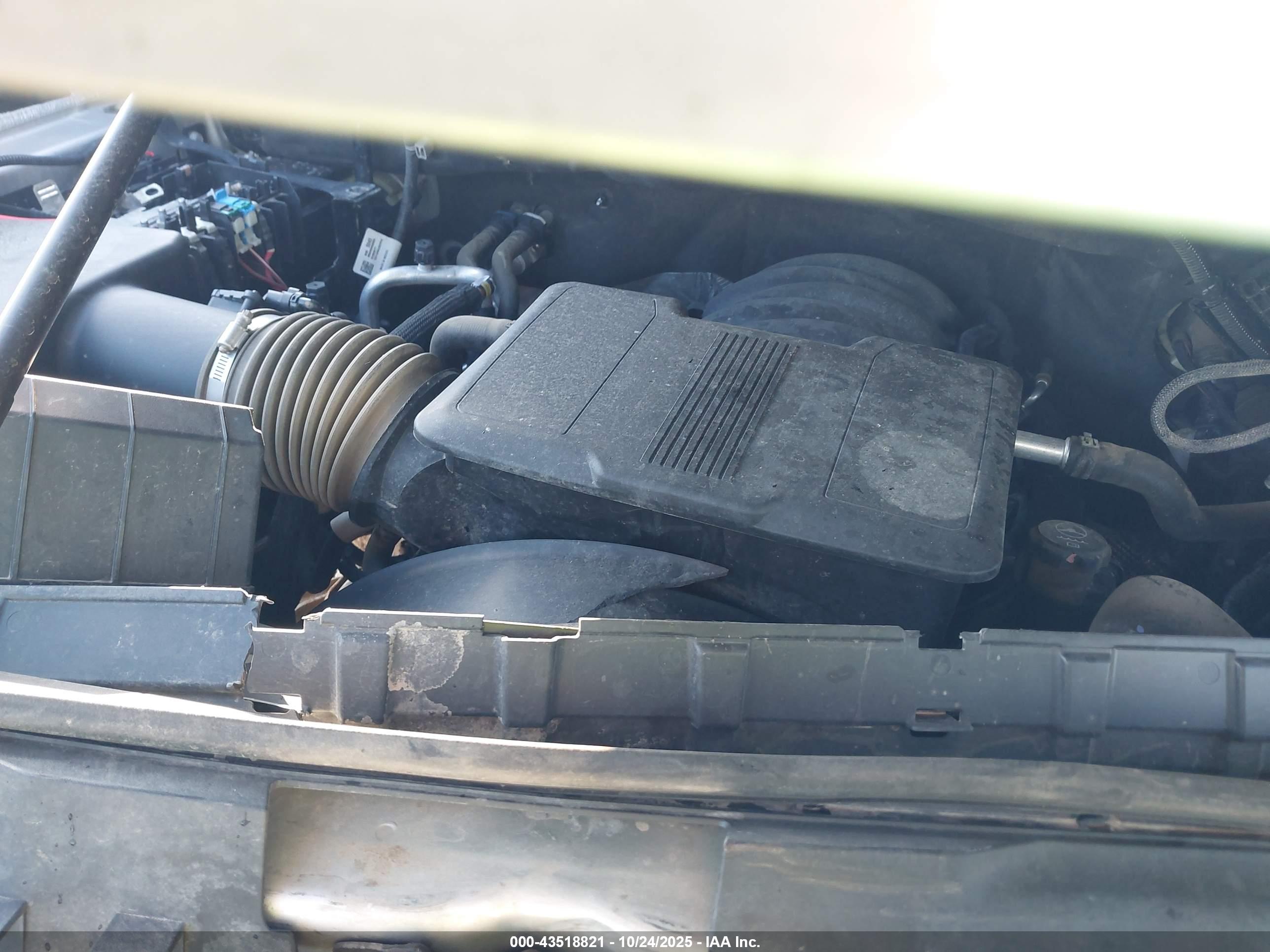 CHEVROLET SILVERADO image 10