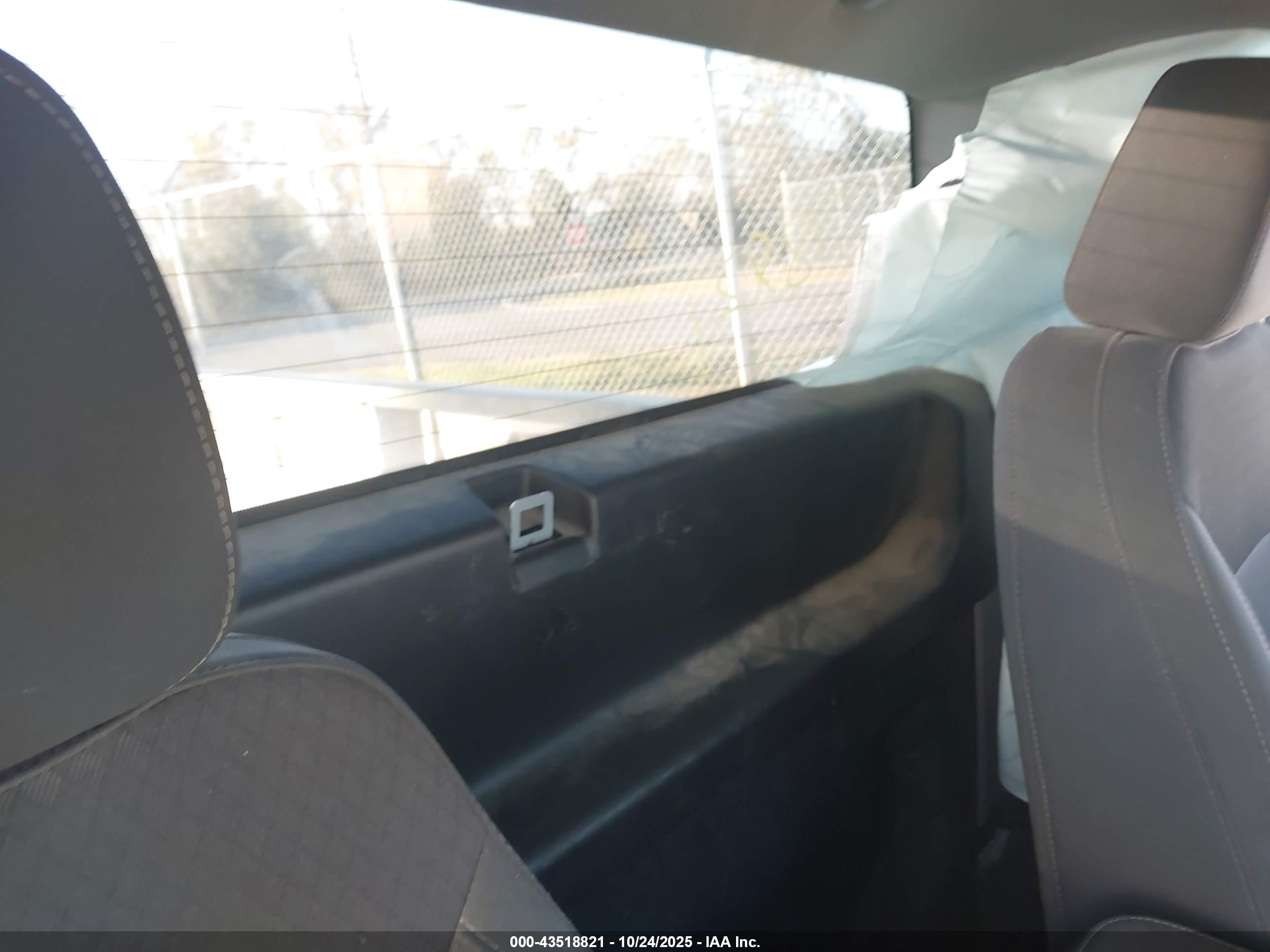 CHEVROLET SILVERADO image 8