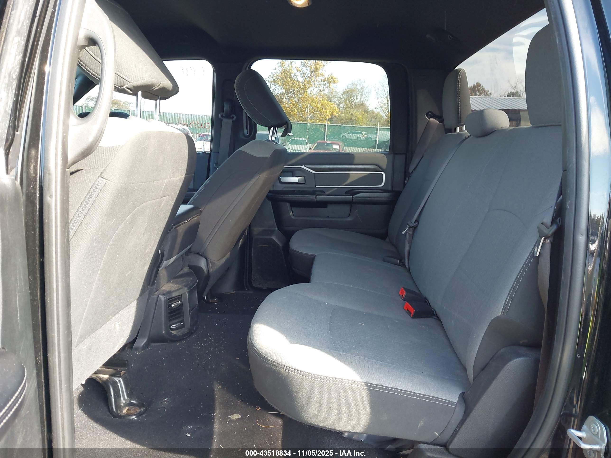 RAM 2500 image 8