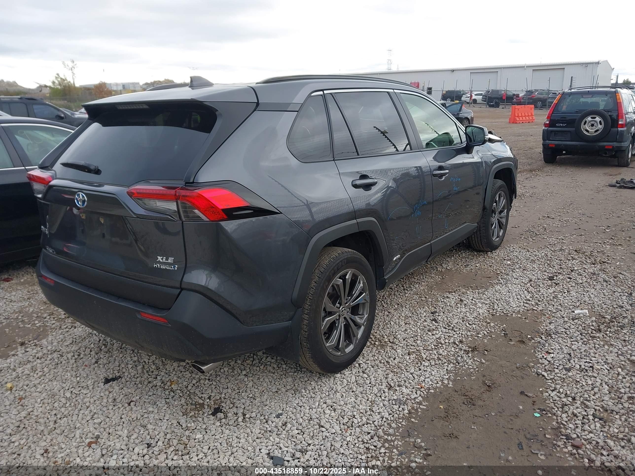 TOYOTA RAV4 image 4
