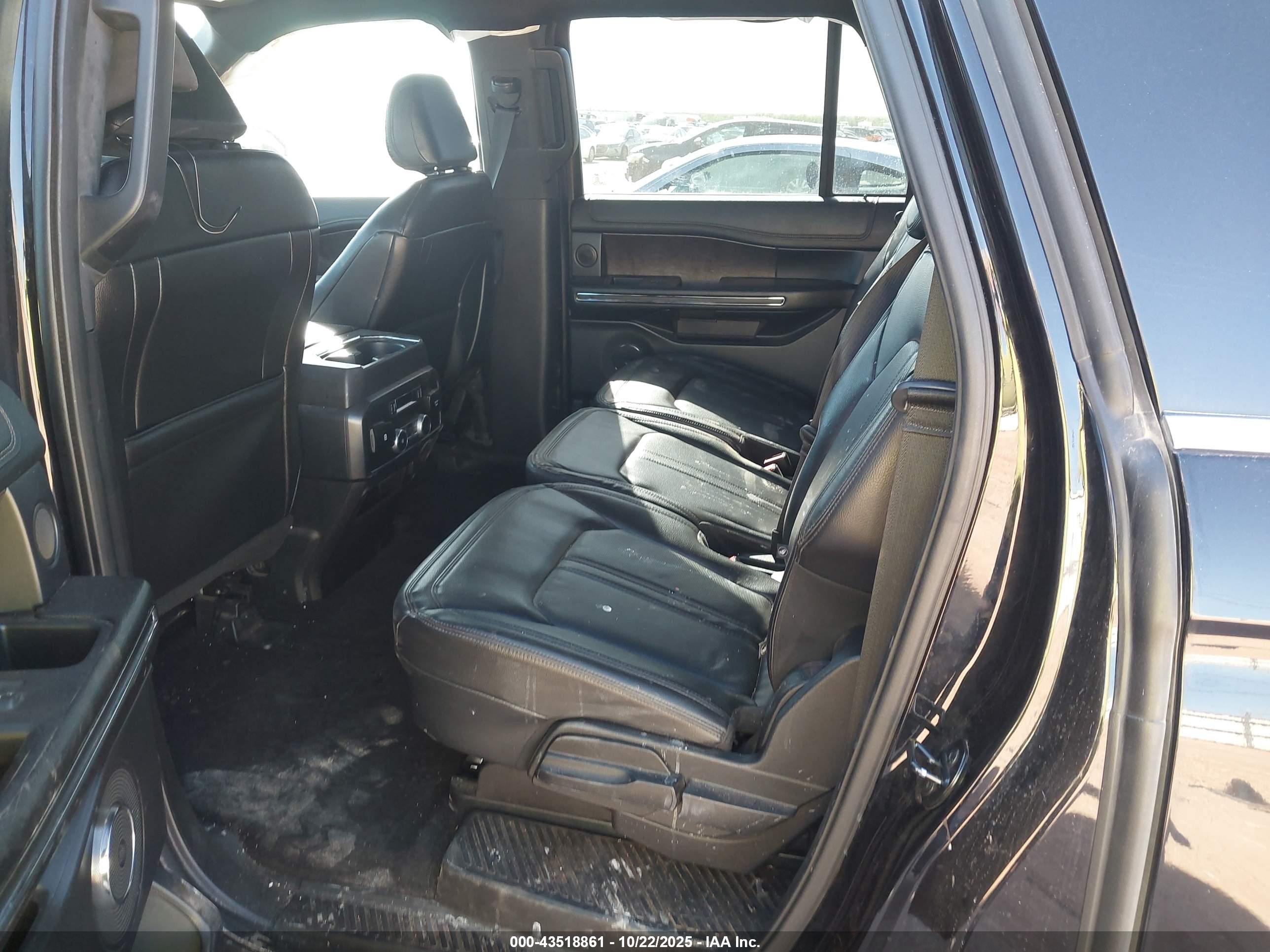 FORD EXPEDITION image 8