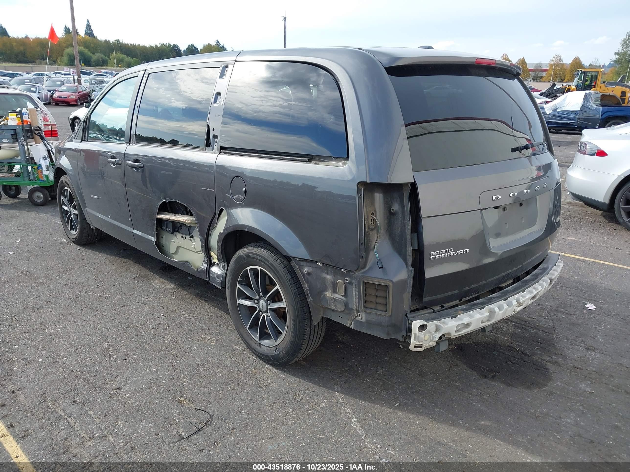 DODGE GRAND image 3