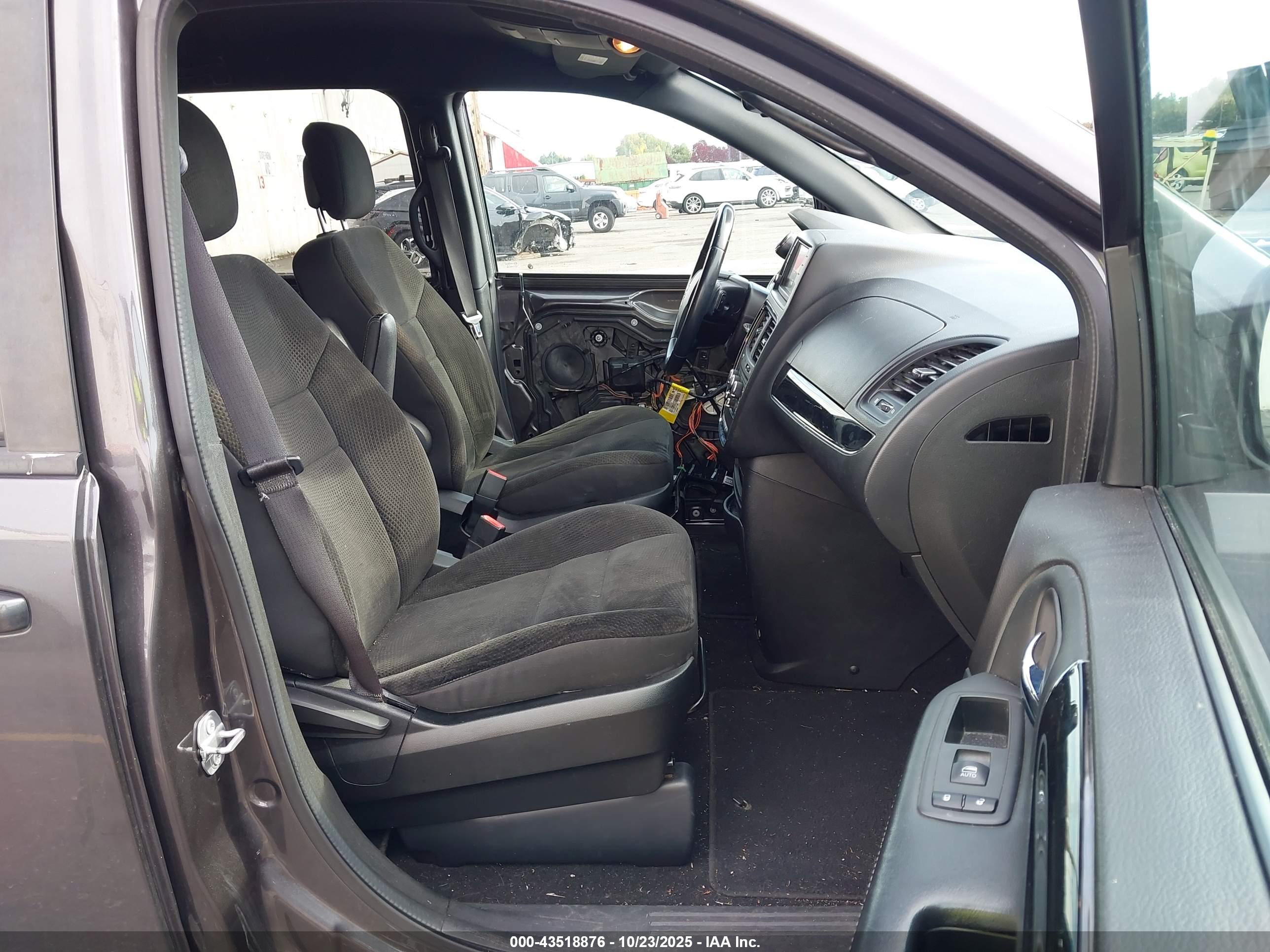 DODGE GRAND image 5