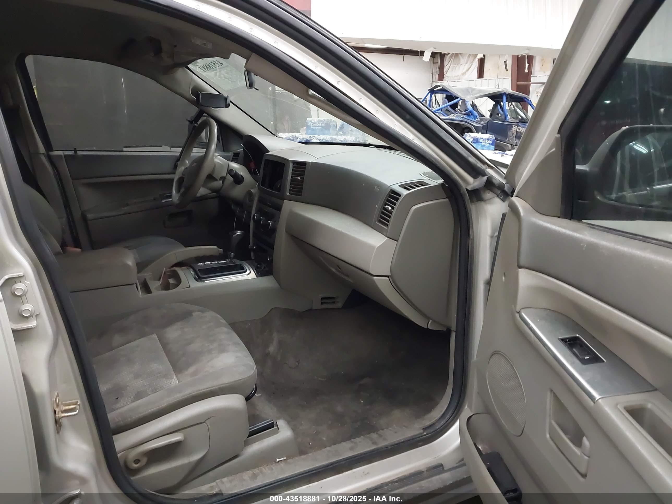 JEEP GRAND image 5