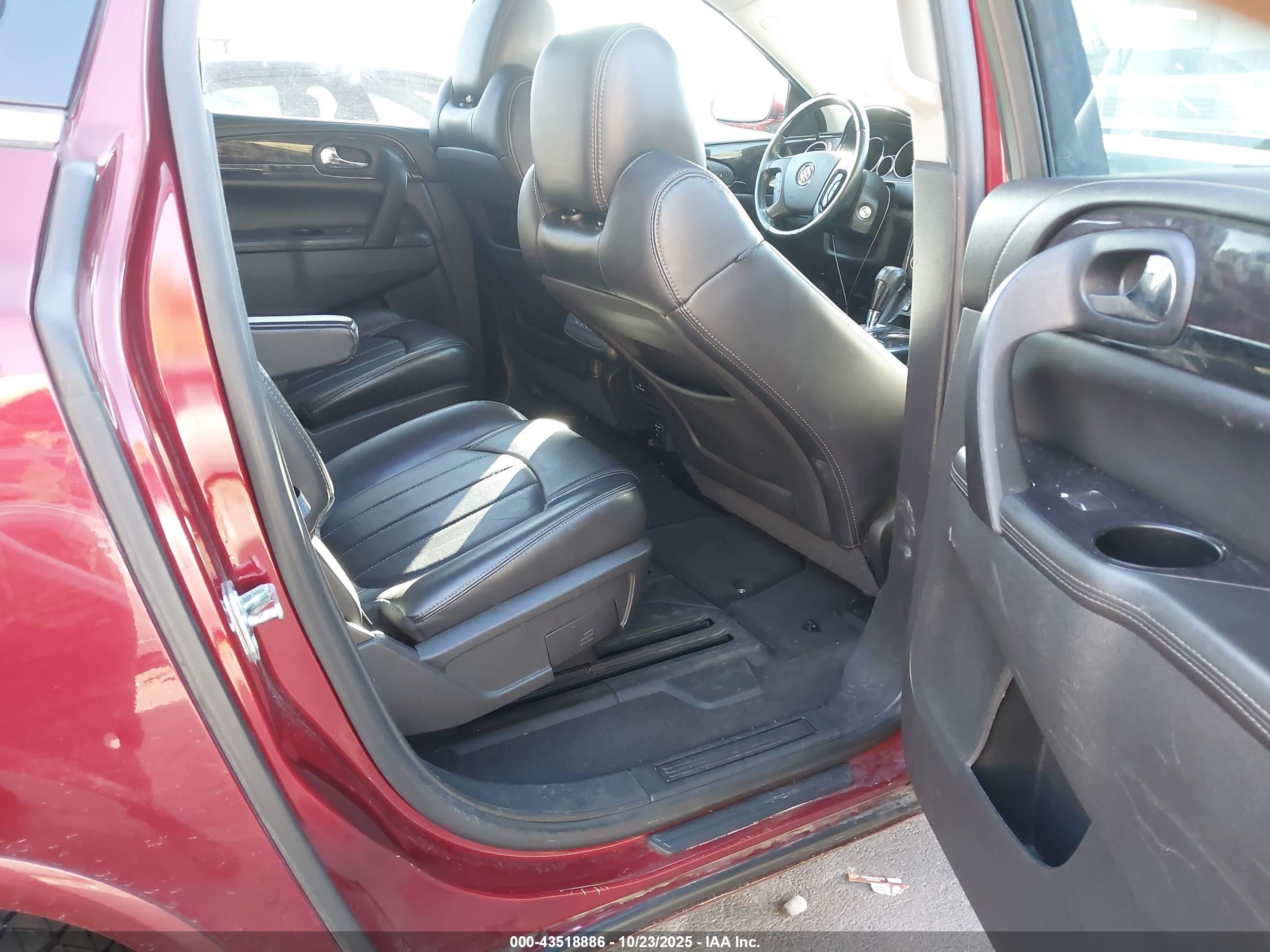 BUICK ENCLAVE image 8