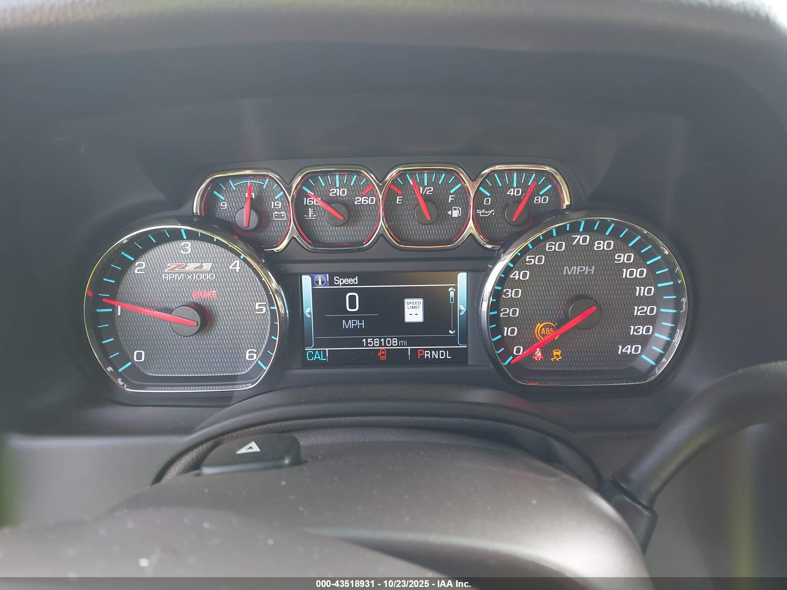 CHEVROLET SUBURBAN image 7