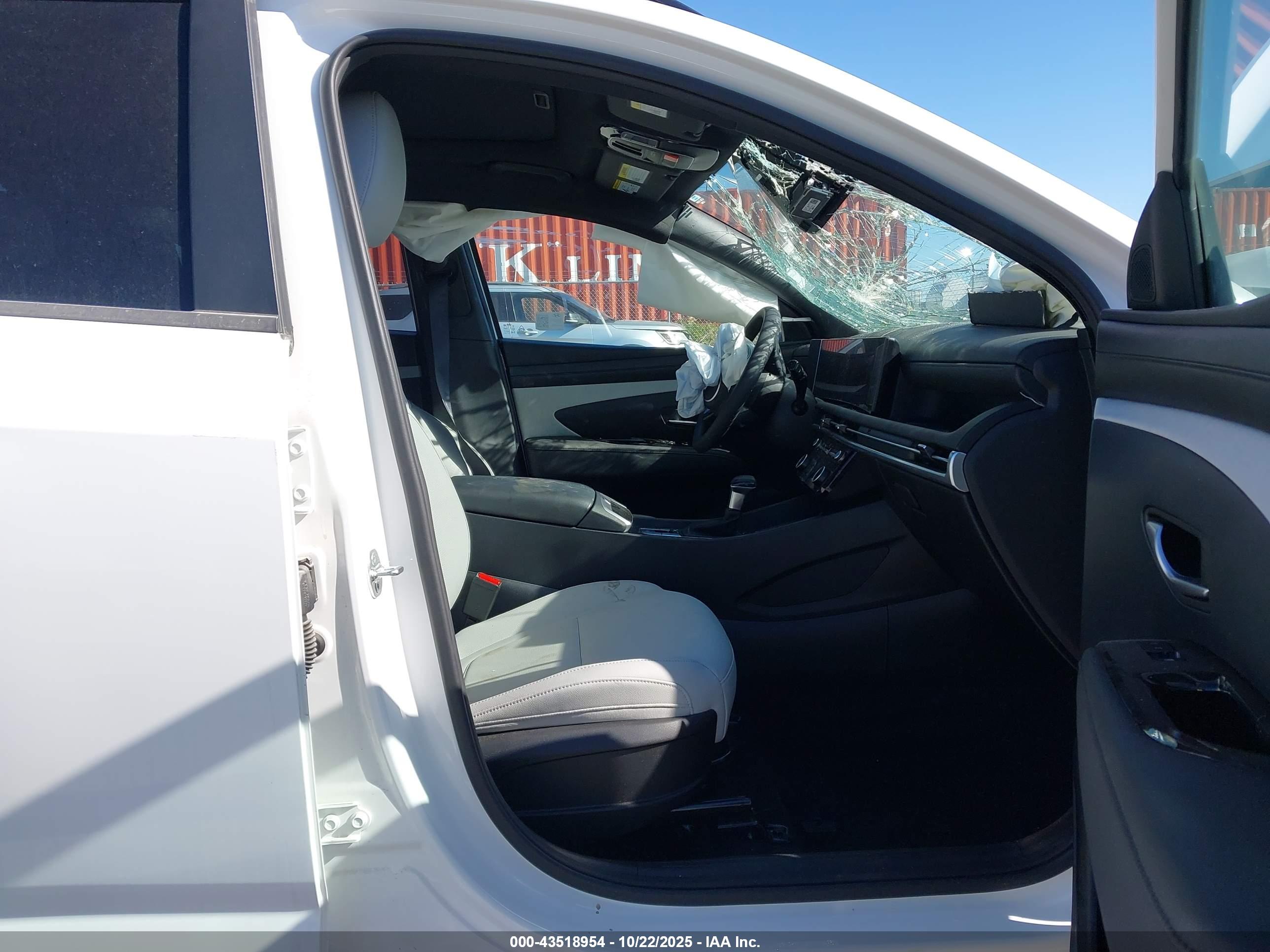 HYUNDAI SANTA image 5
