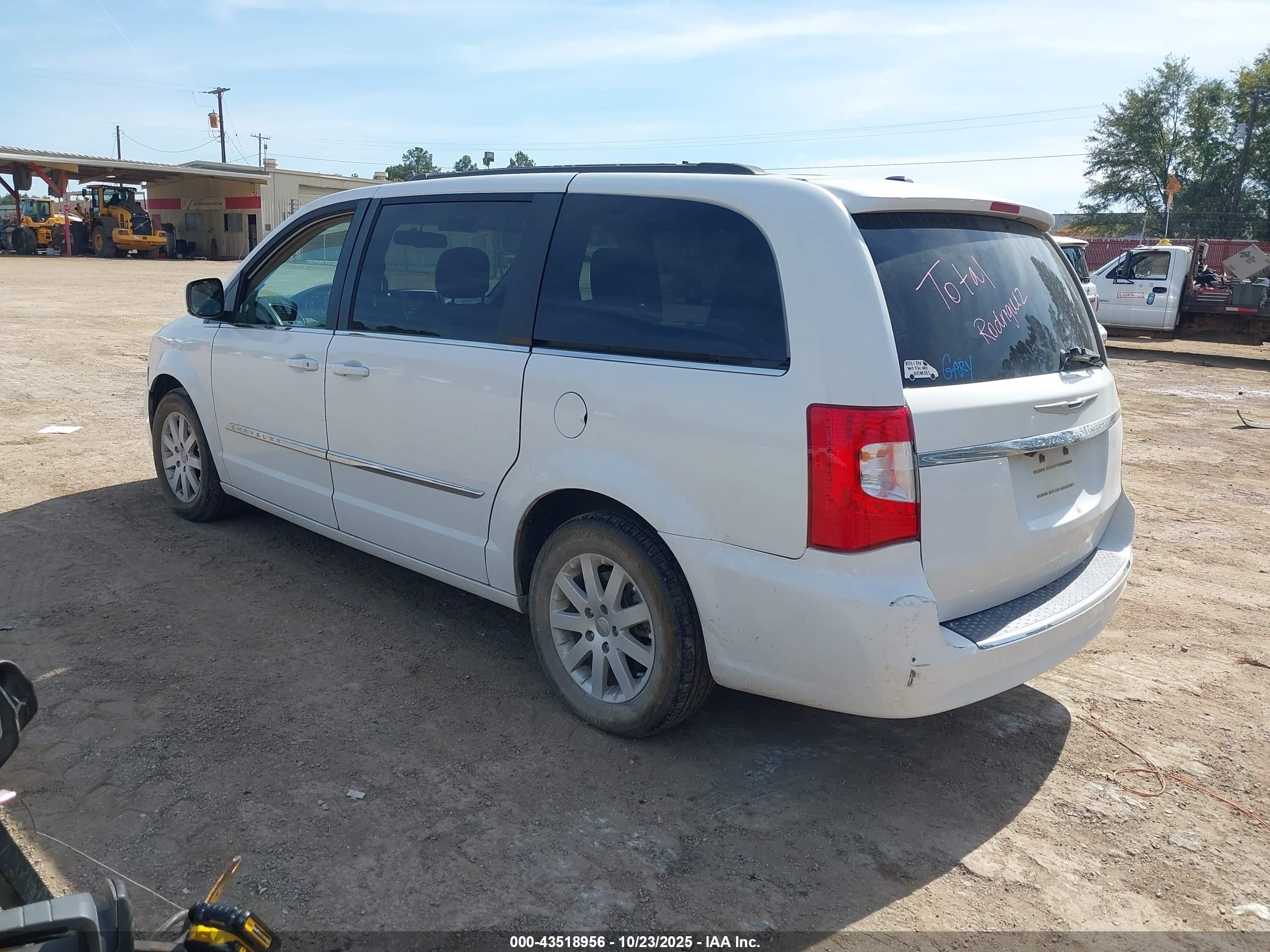 CHRYSLER TOWN image 3