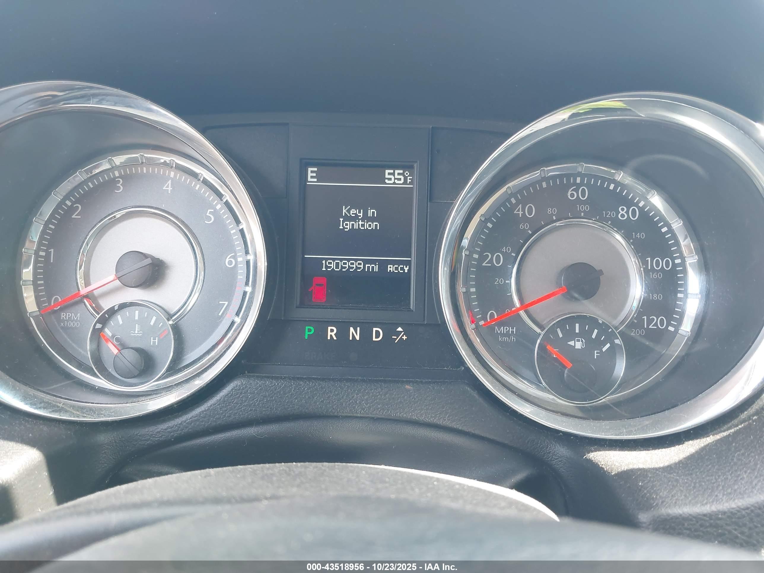 CHRYSLER TOWN image 7
