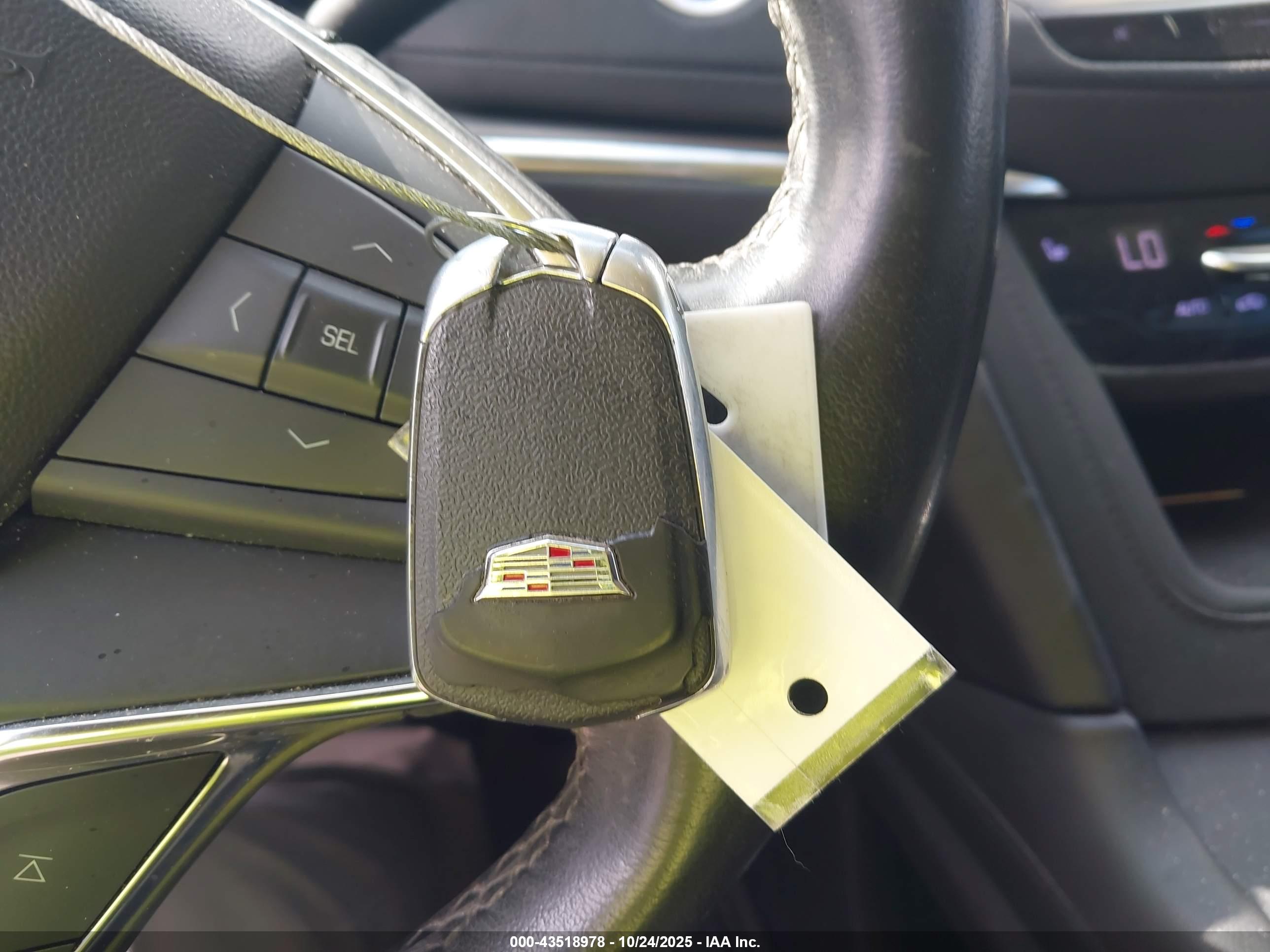 CADILLAC XT5 image 11