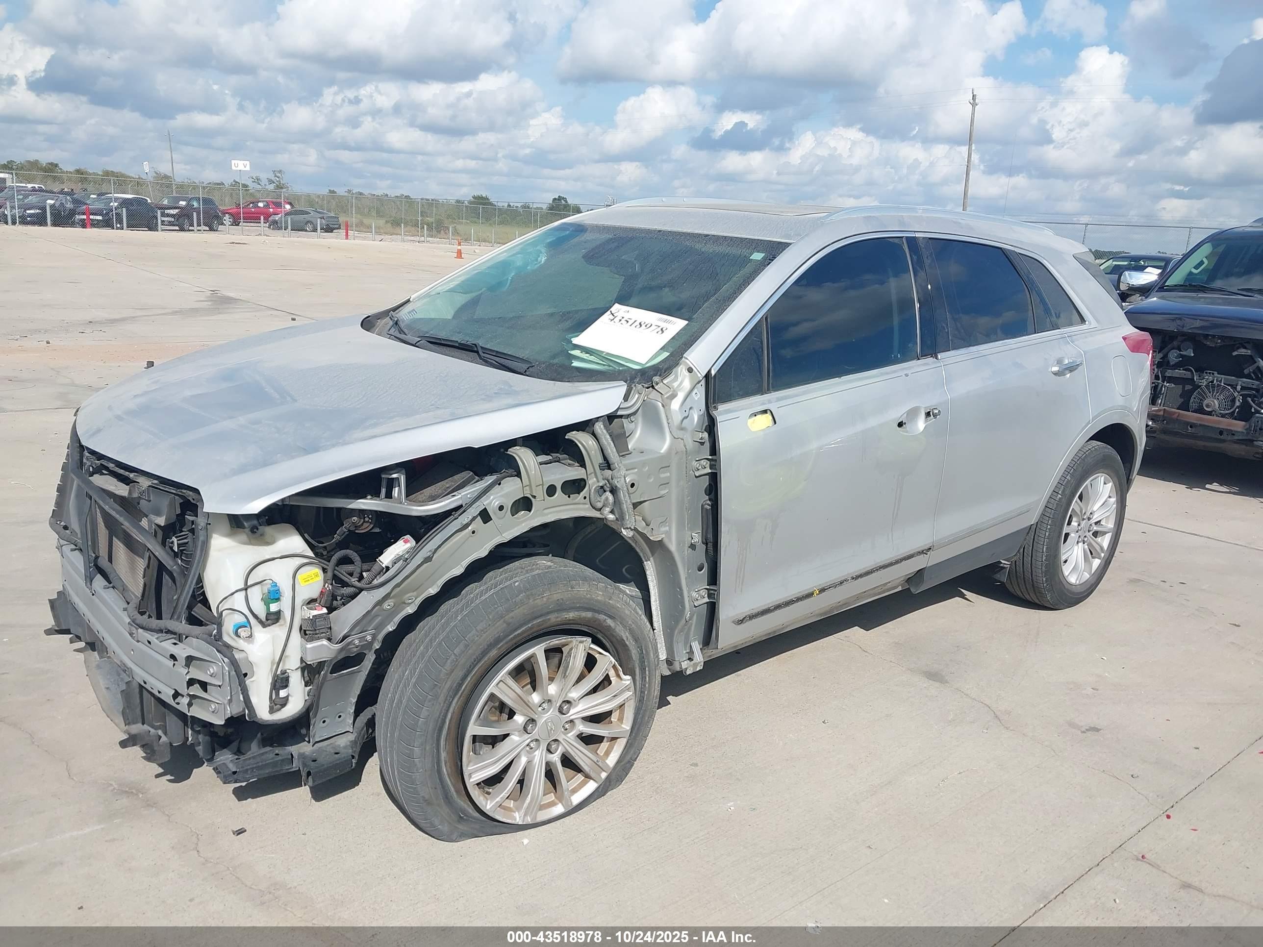 CADILLAC XT5 image 2