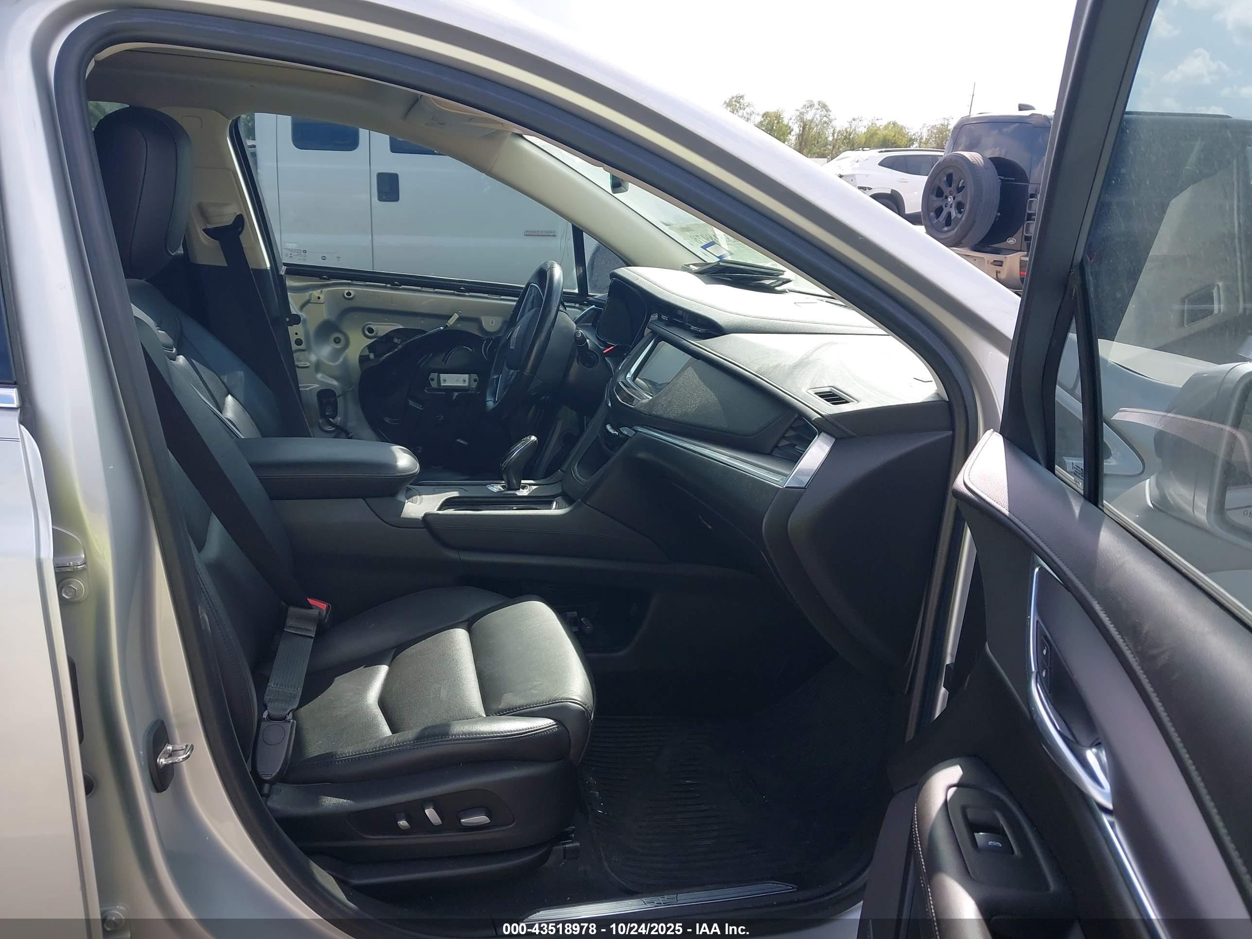 CADILLAC XT5 image 5