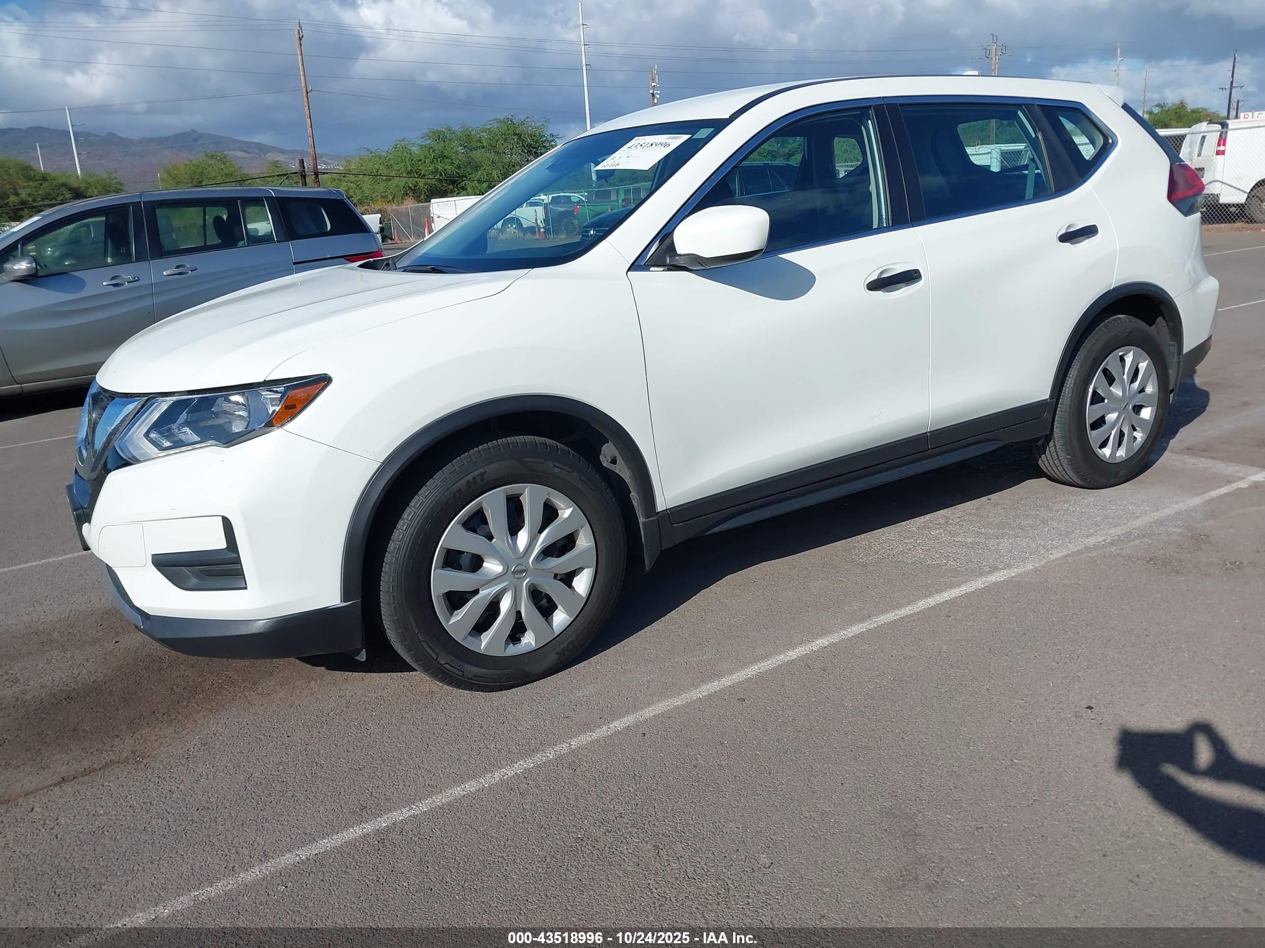 NISSAN ROGUE image 2