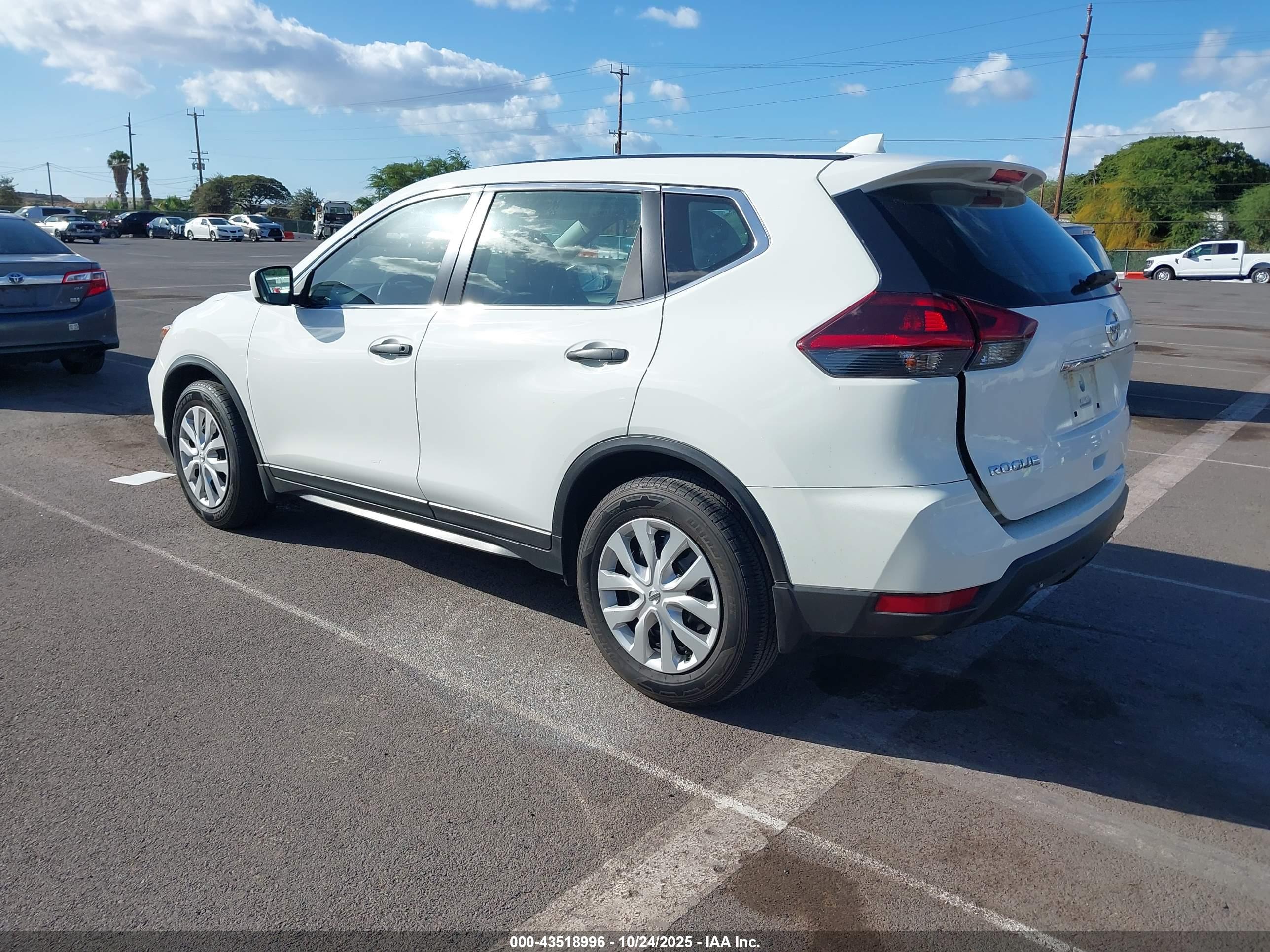 NISSAN ROGUE image 3