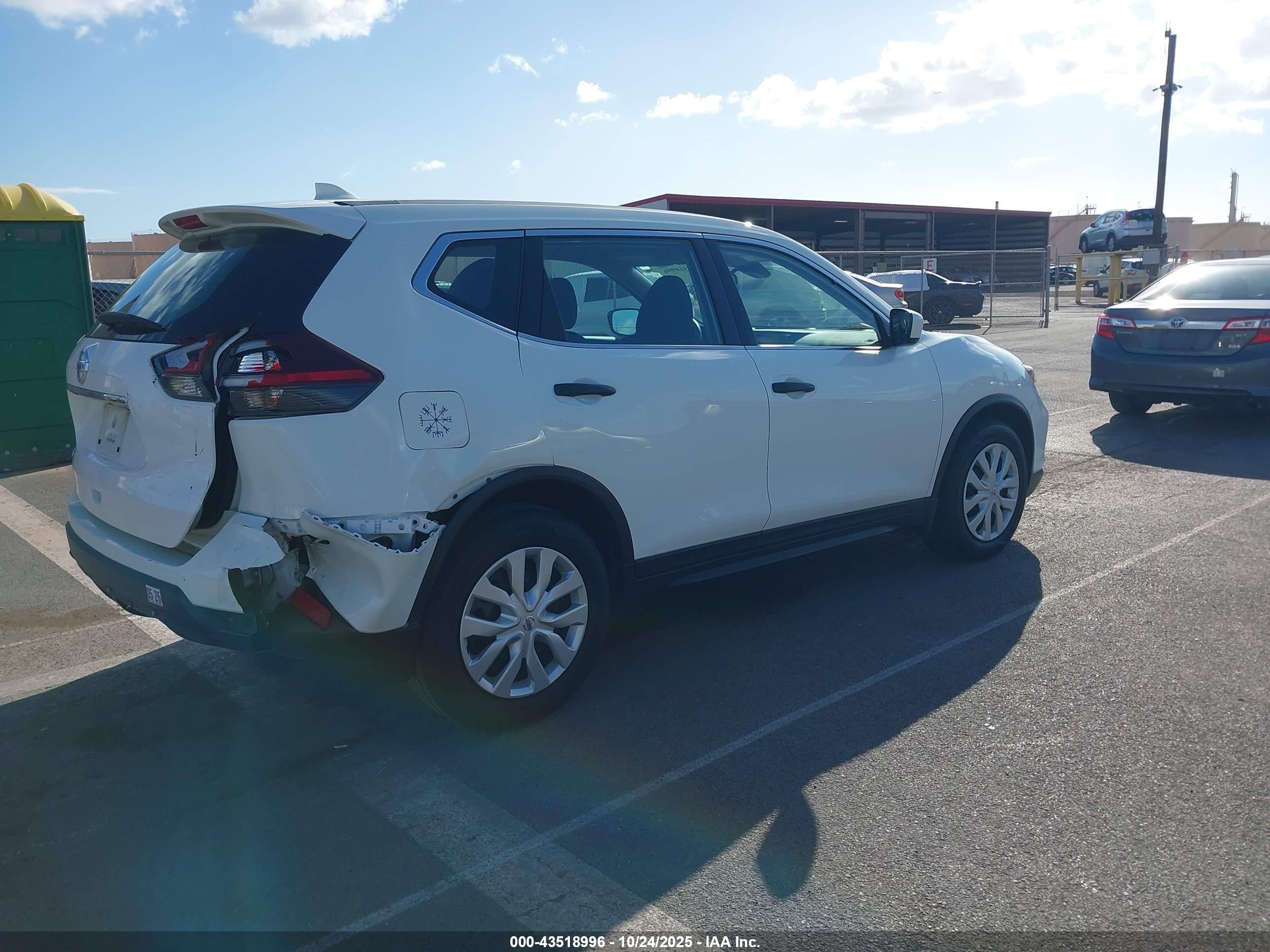 NISSAN ROGUE image 4