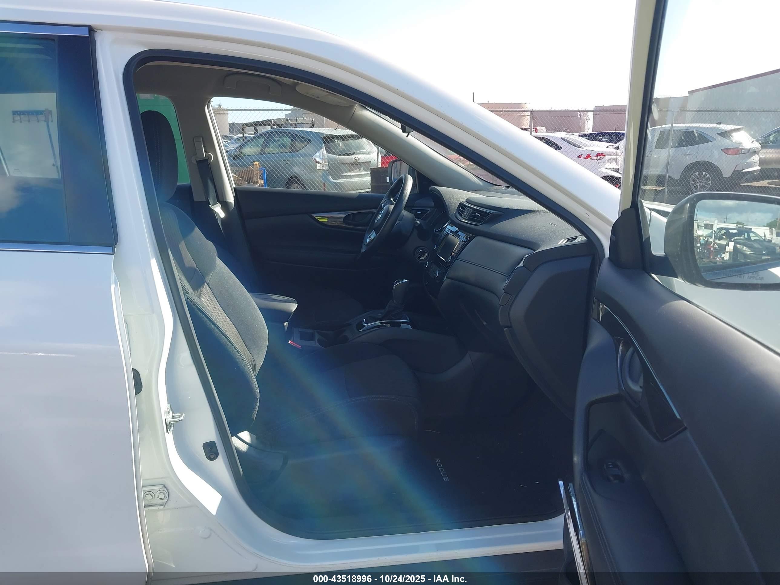 NISSAN ROGUE image 5