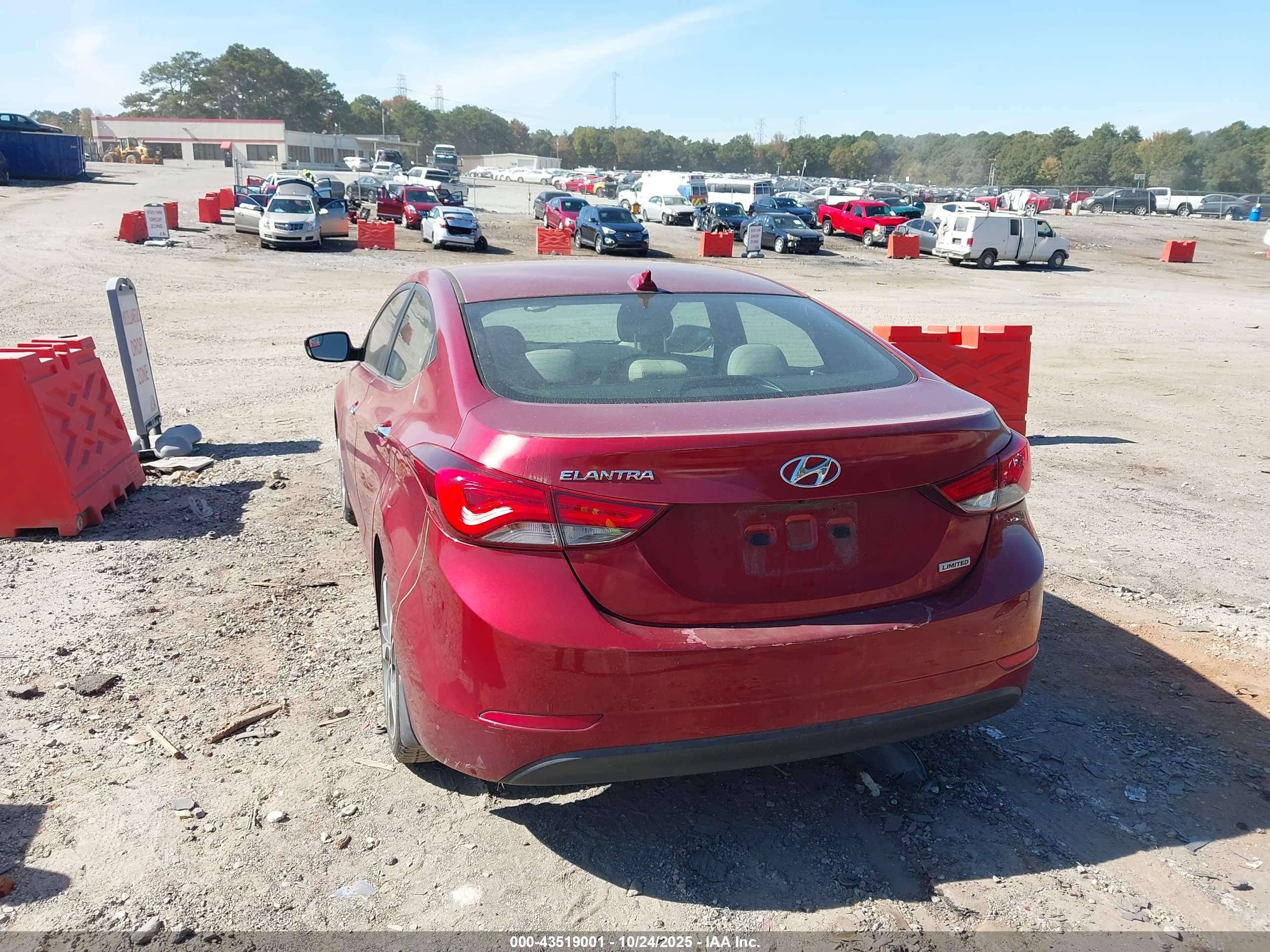 HYUNDAI ELANTRA image 3