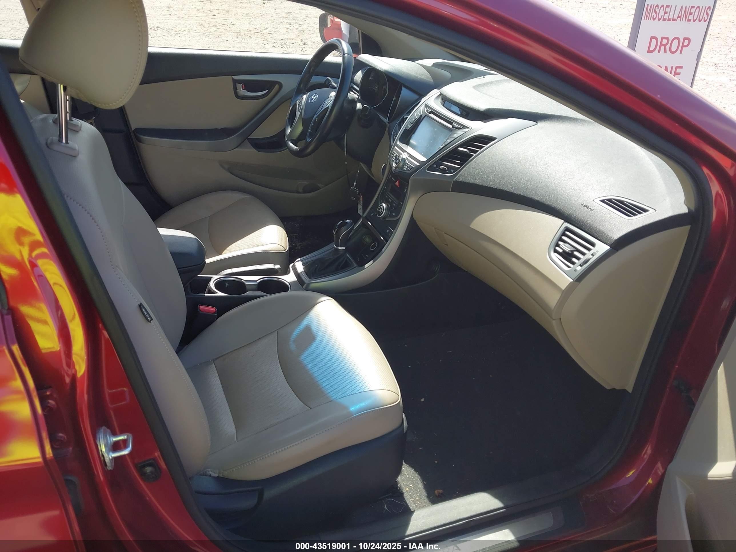 HYUNDAI ELANTRA image 5