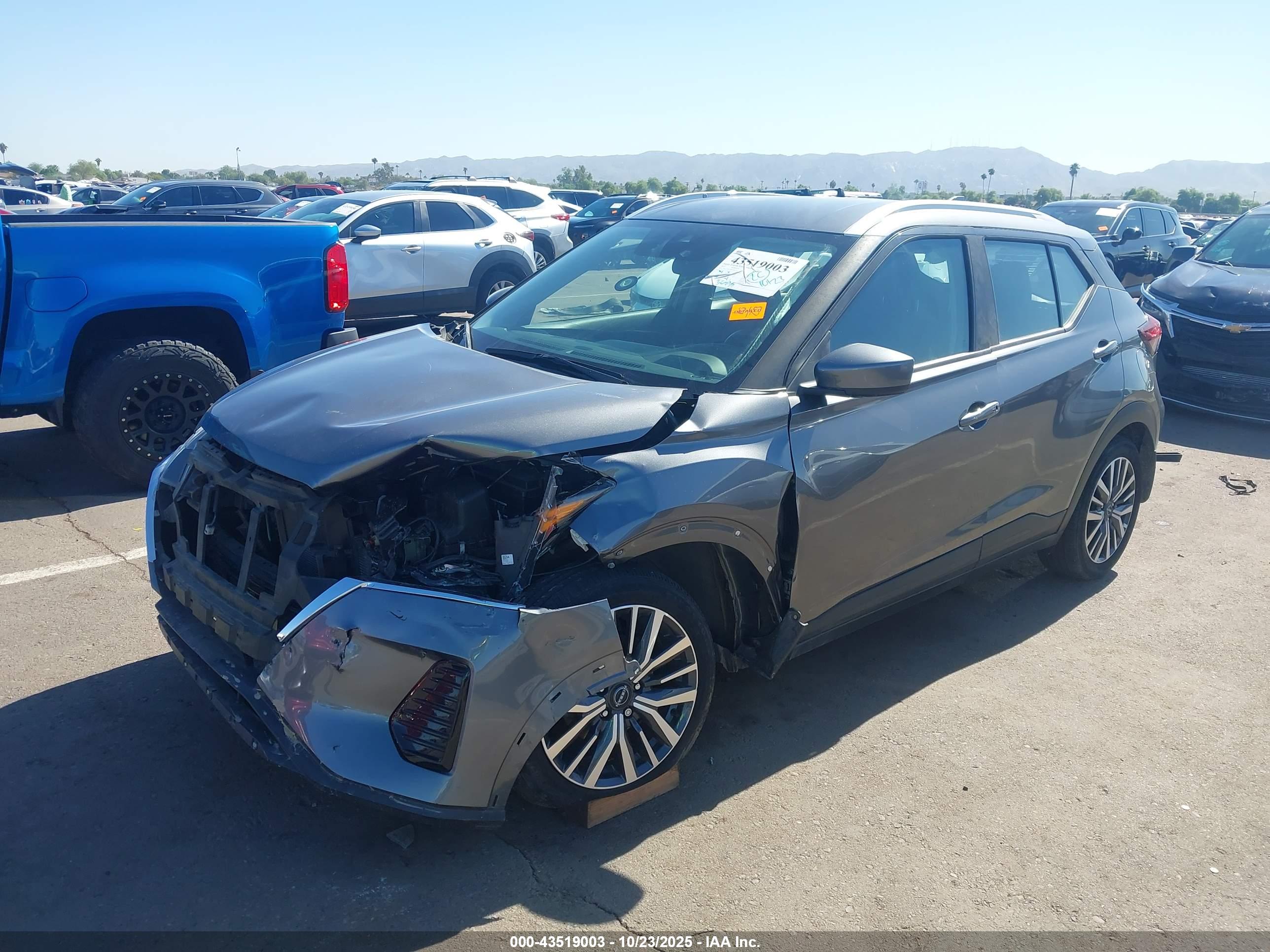 NISSAN KICKS image 2