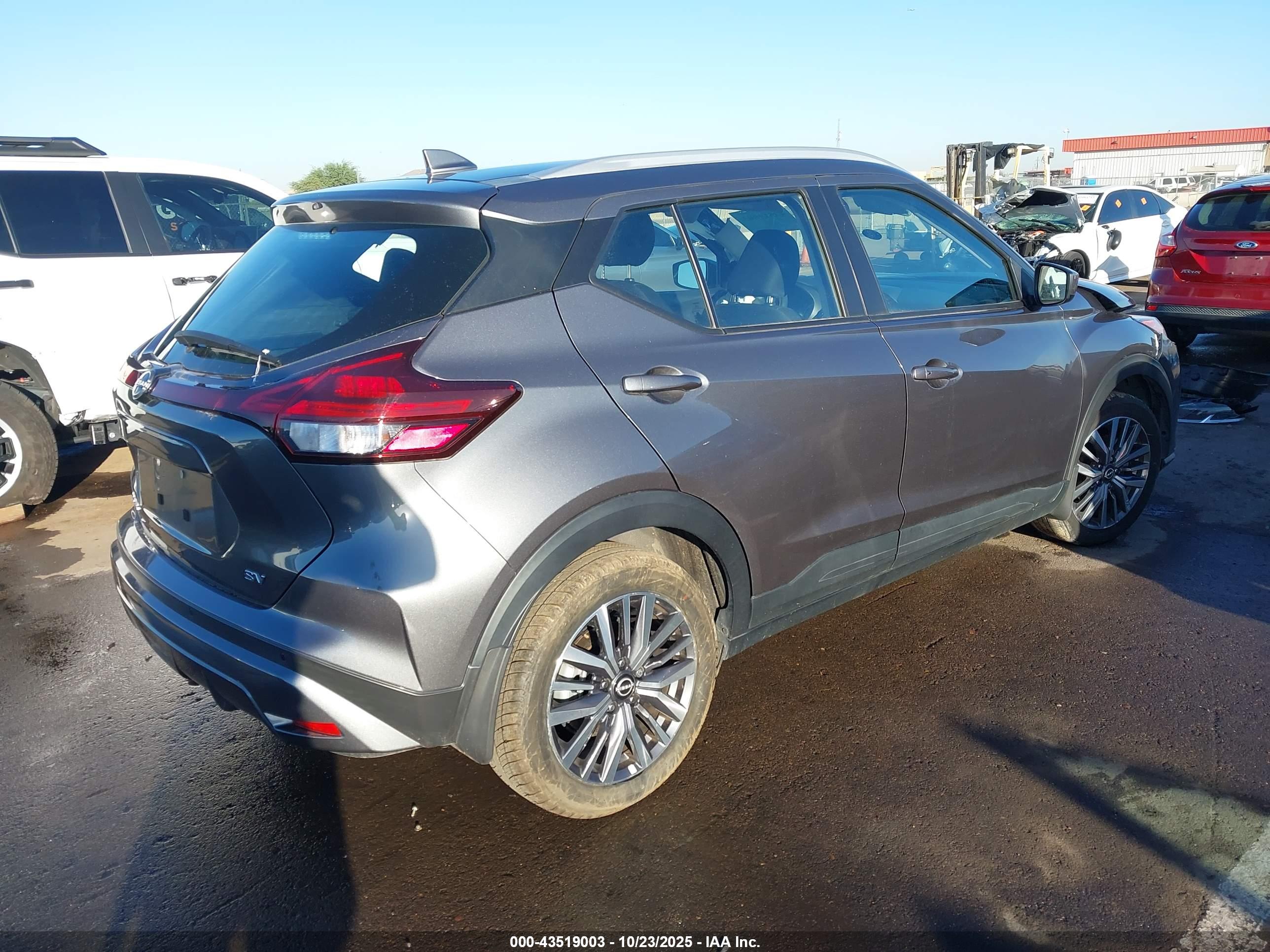 NISSAN KICKS image 4