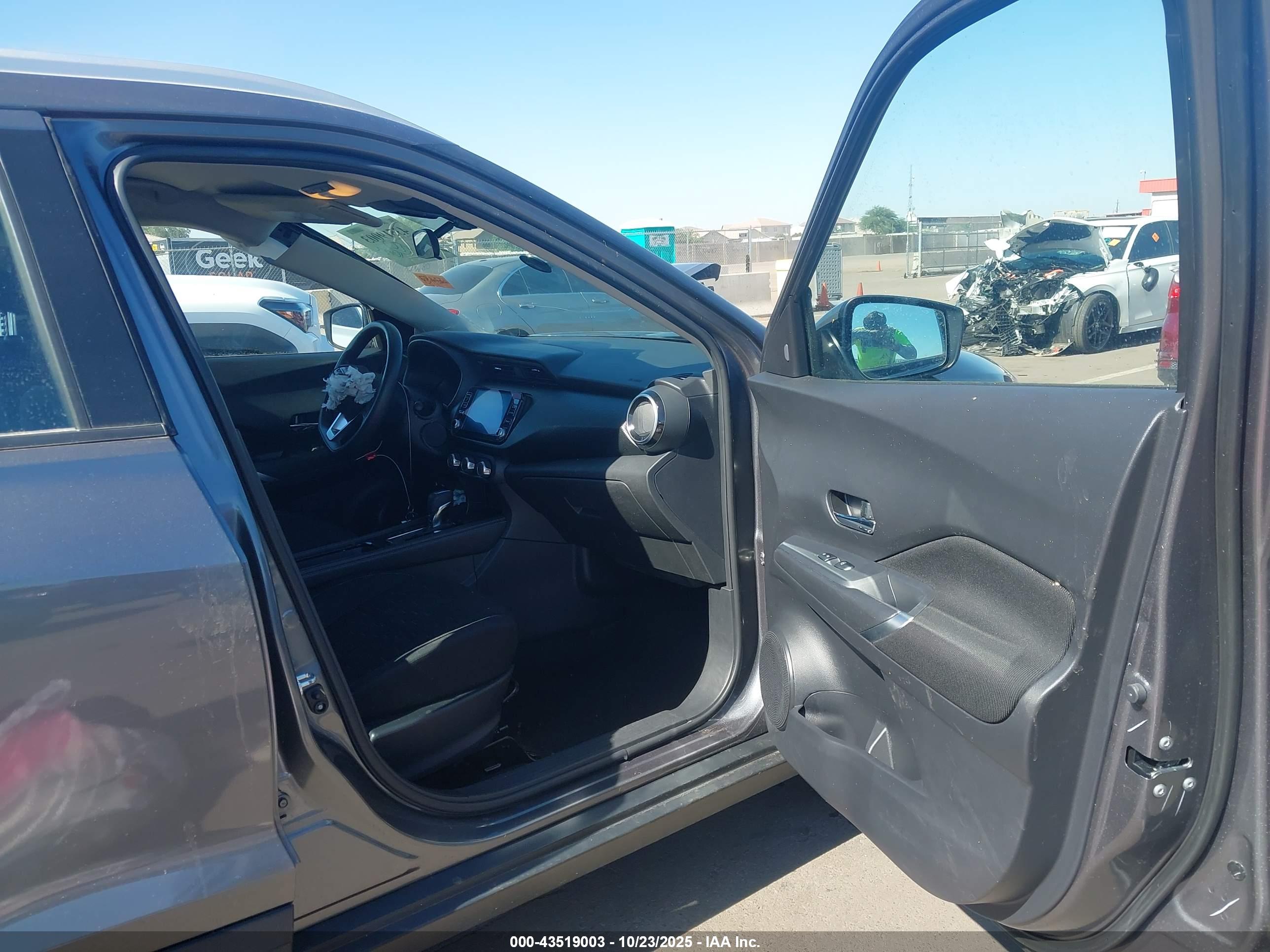 NISSAN KICKS image 5
