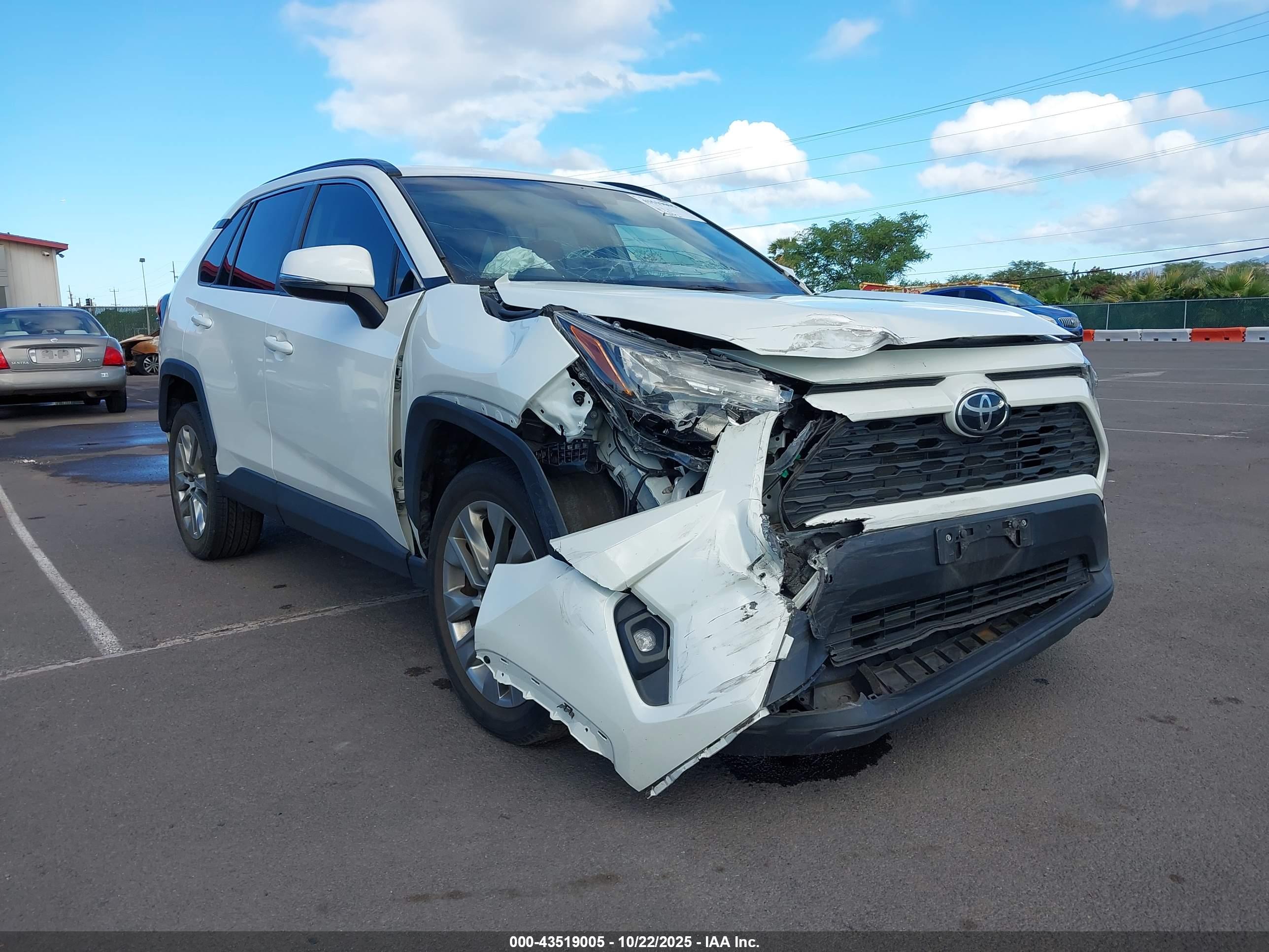 TOYOTA RAV4 image 6
