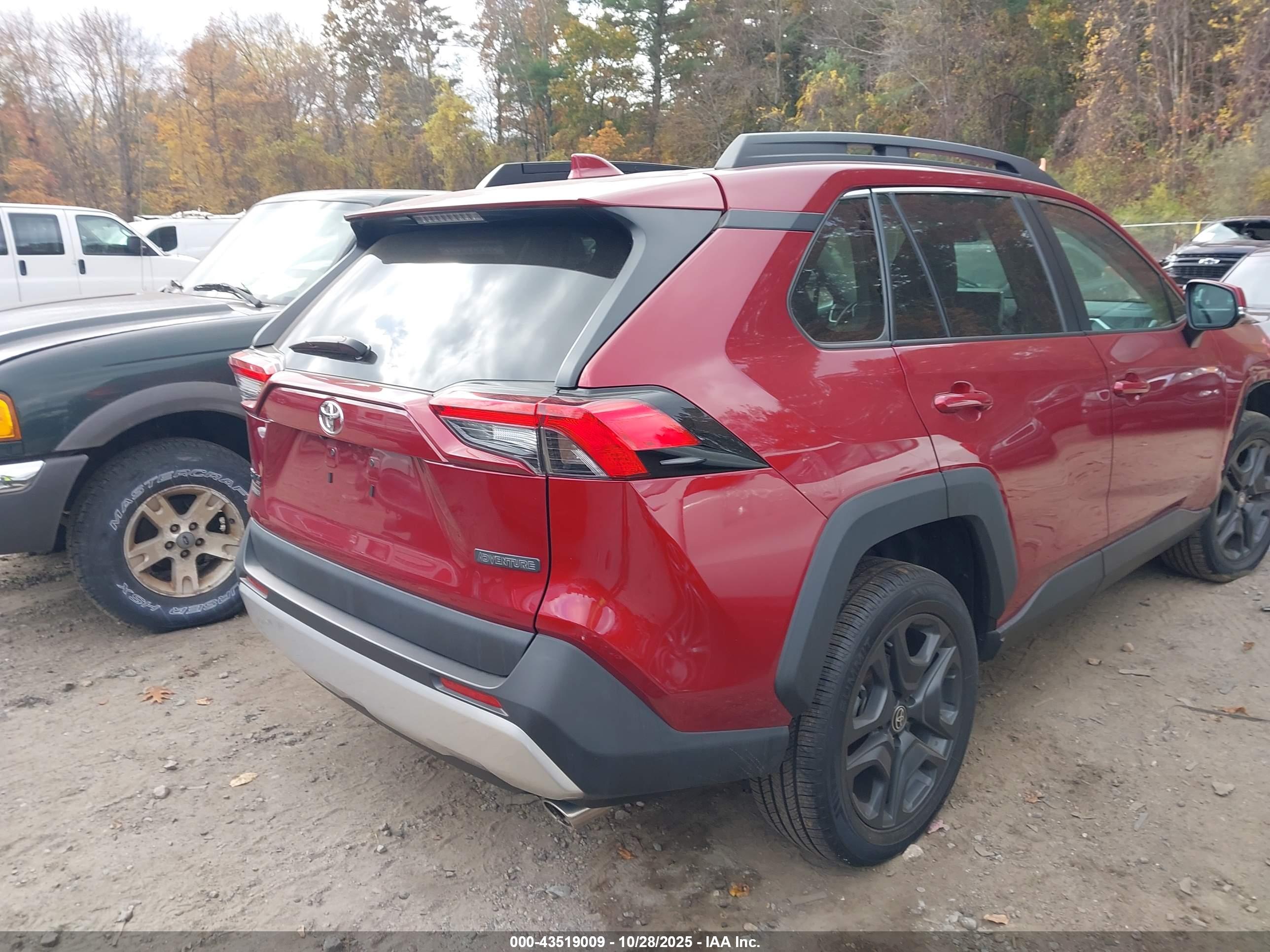 TOYOTA RAV4 image 4