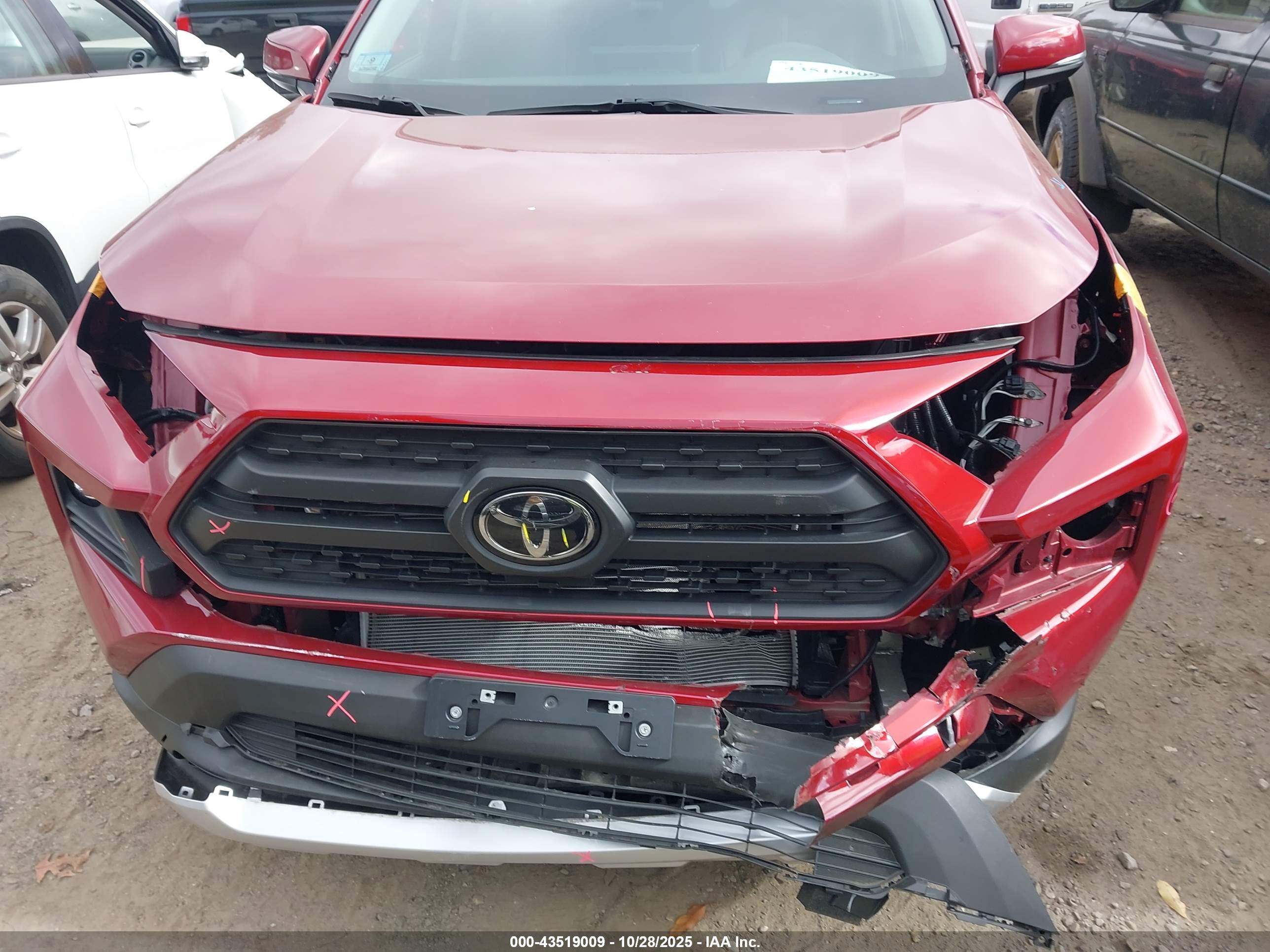 TOYOTA RAV4 image 6