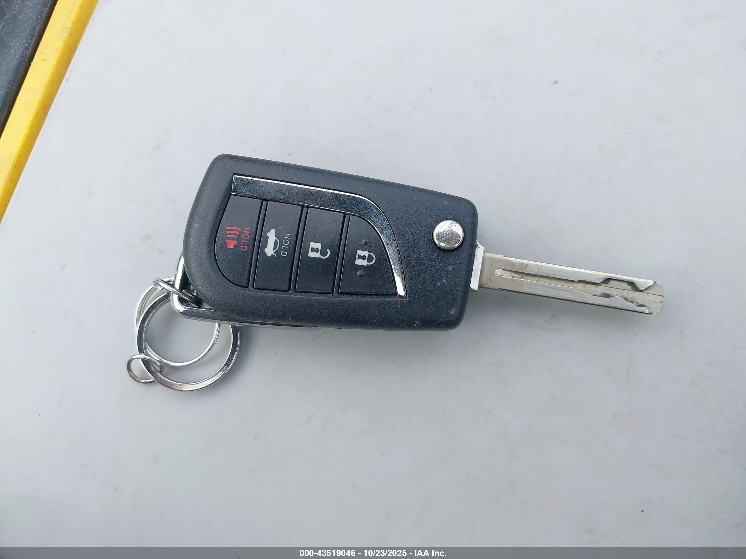 TOYOTA COROLLA image 11