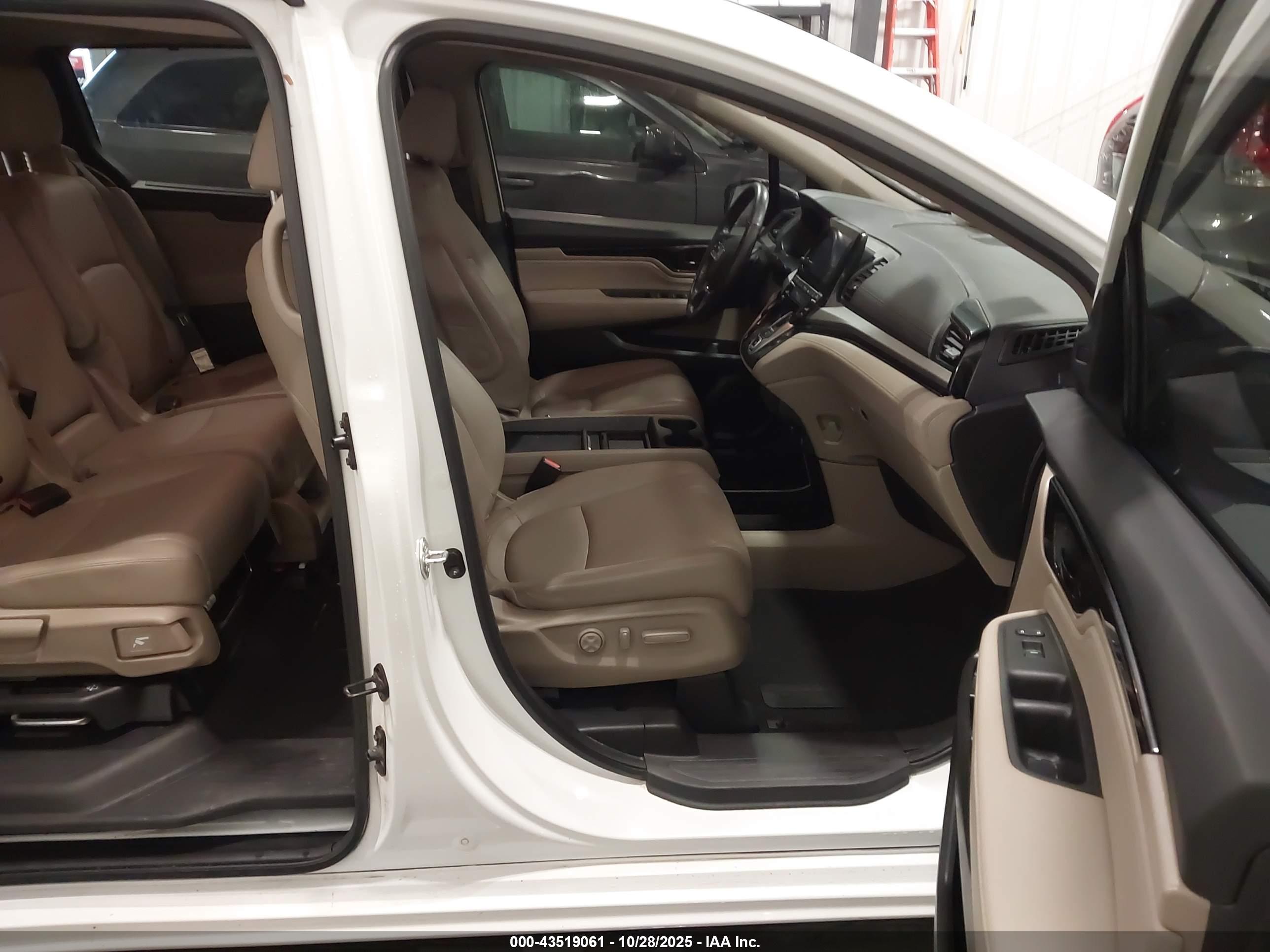 HONDA ODYSSEY image 5