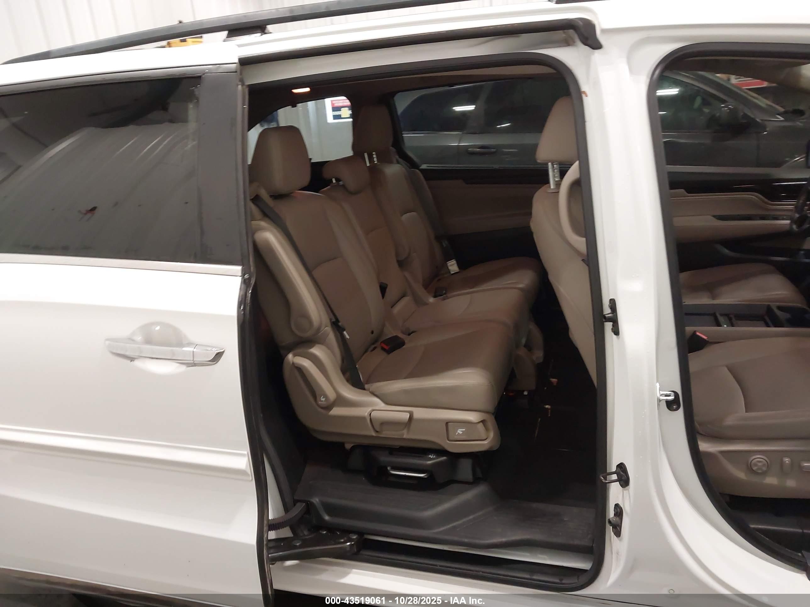 HONDA ODYSSEY image 8