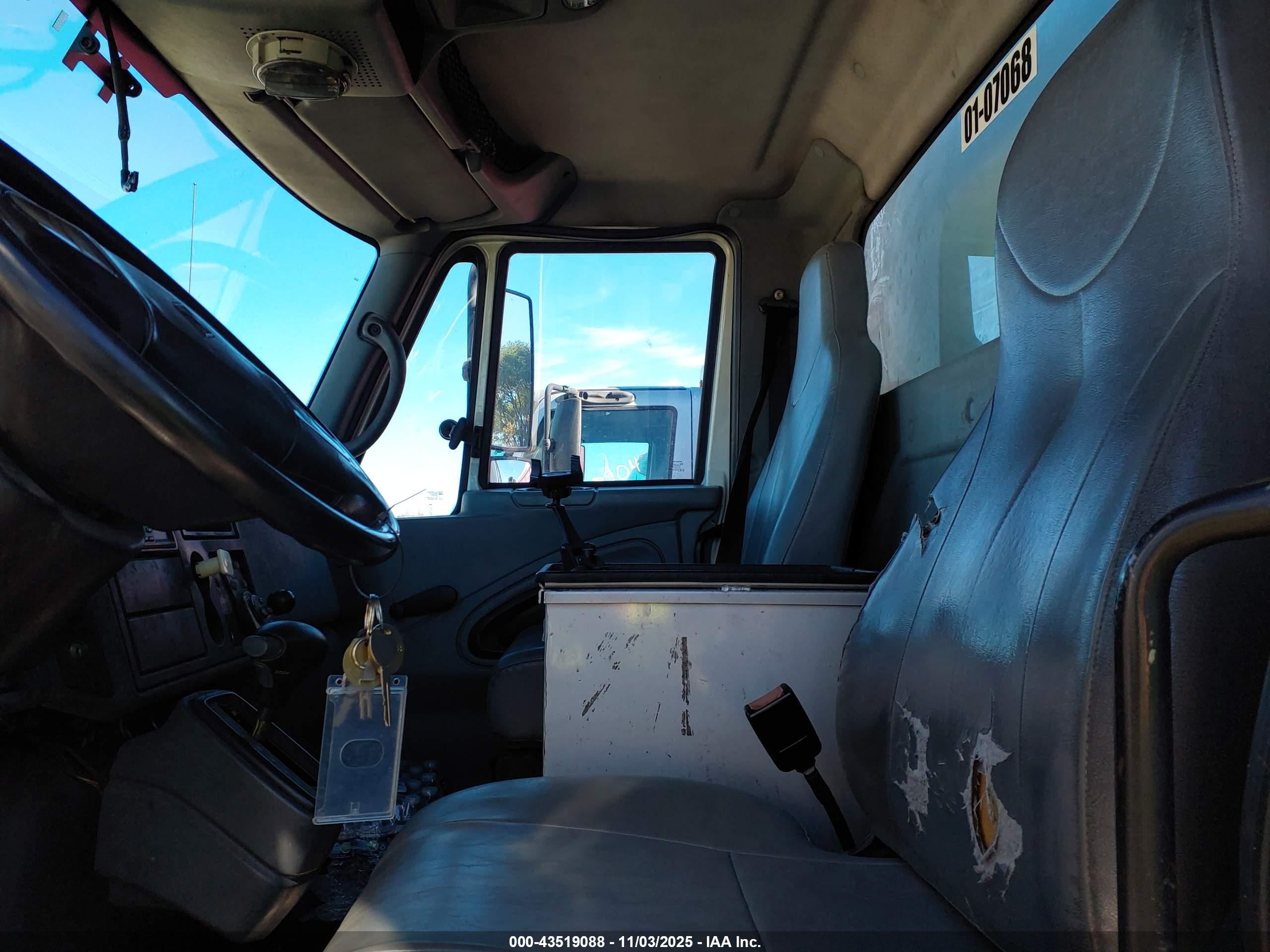 INTERNATIONAL 4000 image 8