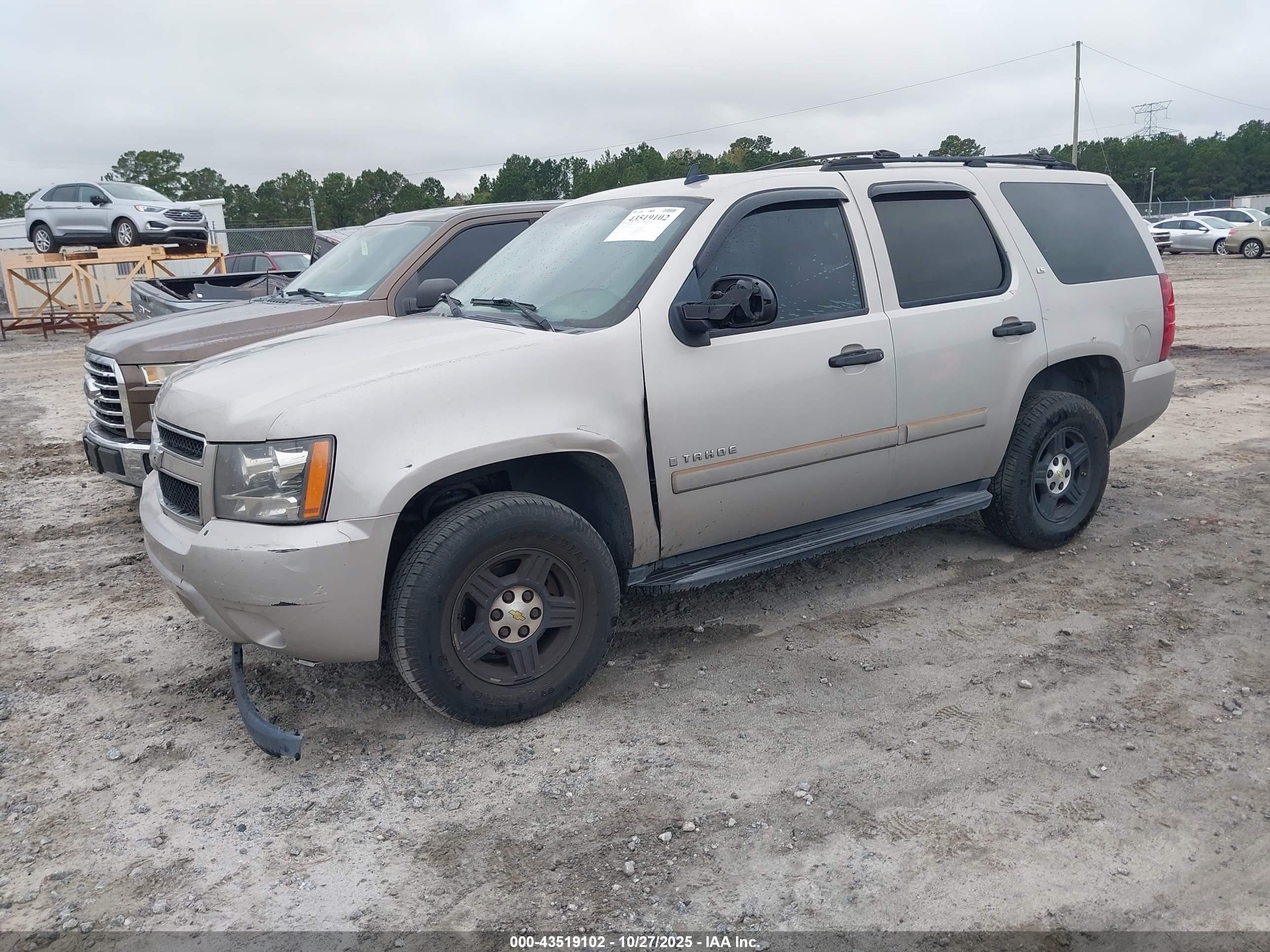 CHEVROLET TAHOE image 2