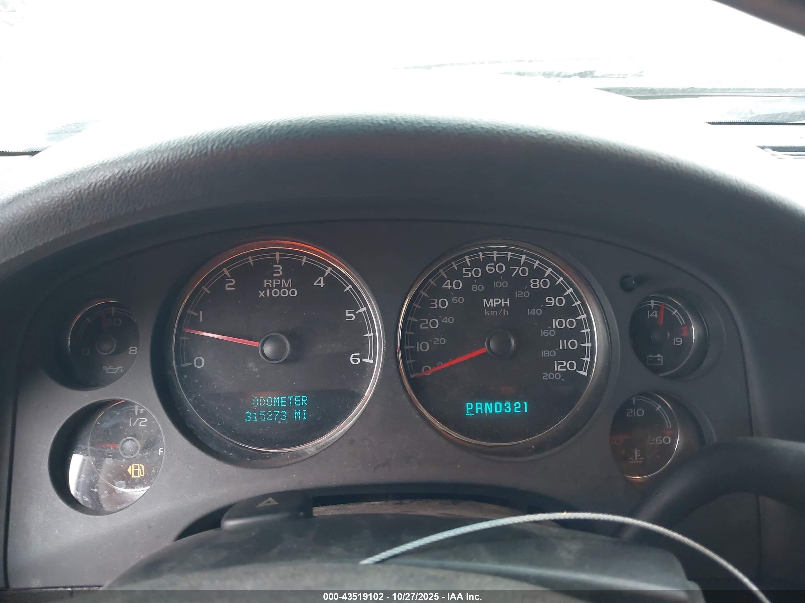 CHEVROLET TAHOE image 7