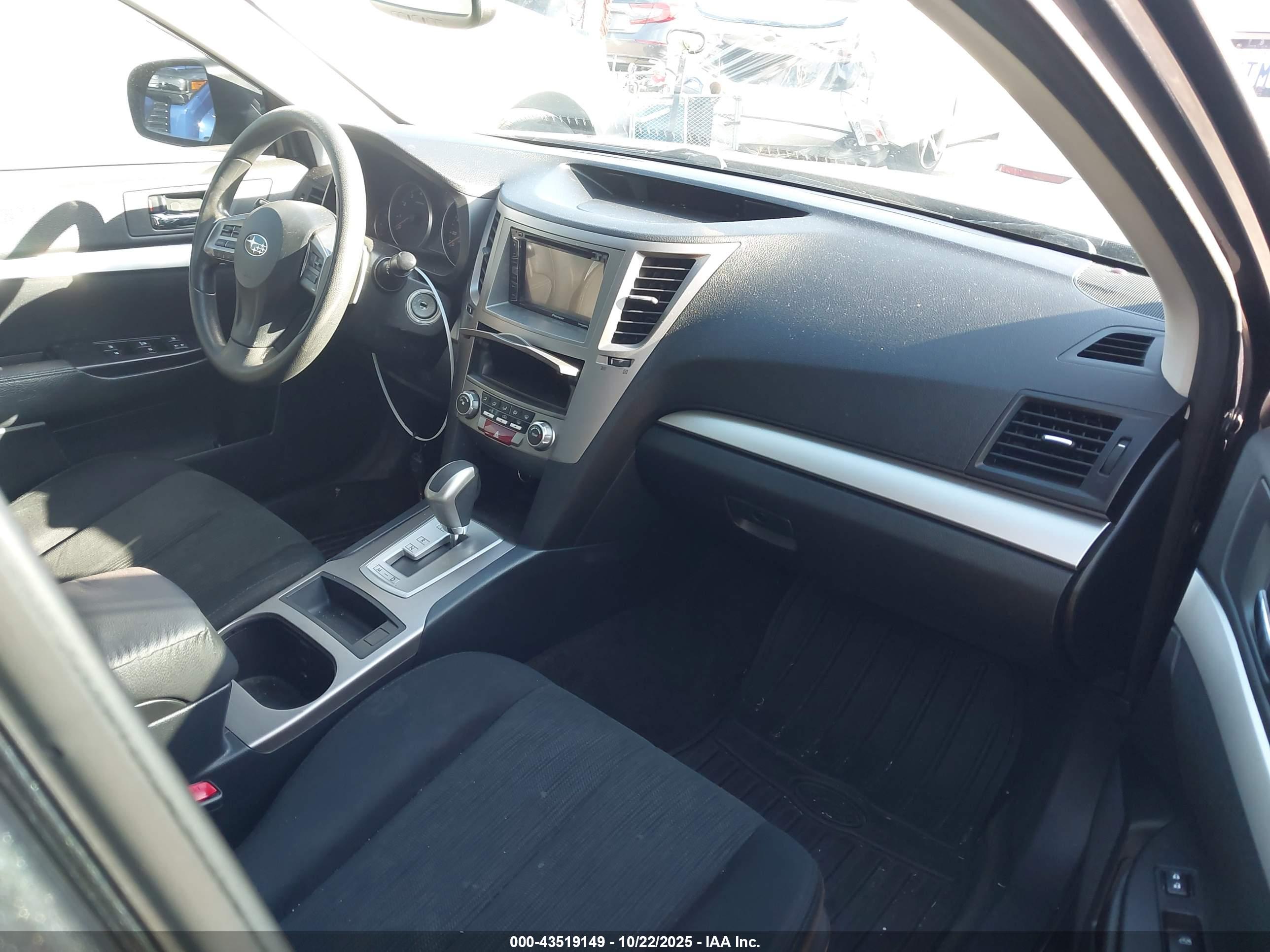 SUBARU LEGACY image 5