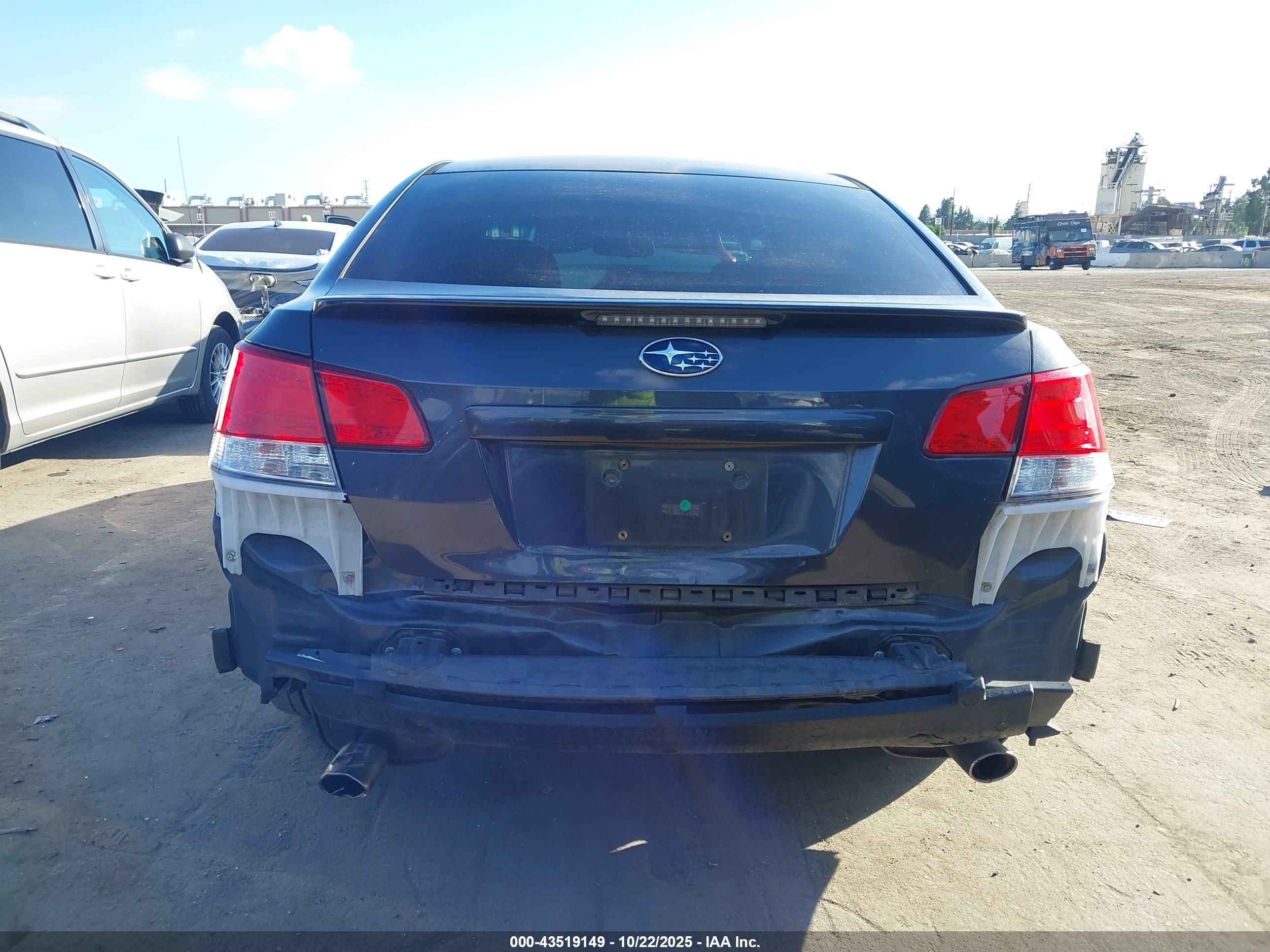 SUBARU LEGACY image 6