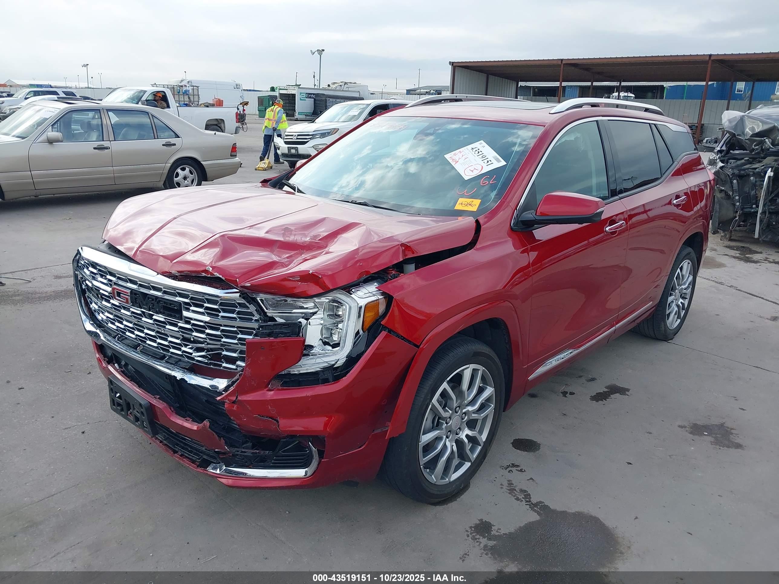 GMC TERRAIN image 2