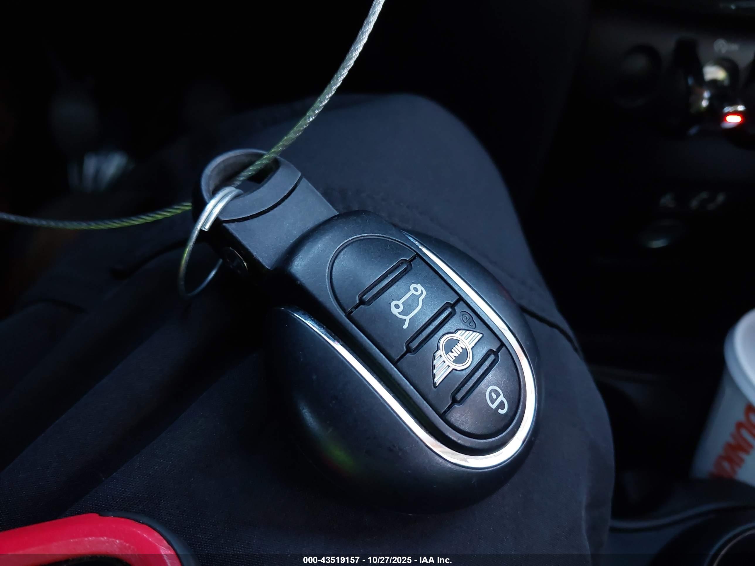 MINI COUNTRYMAN image 11