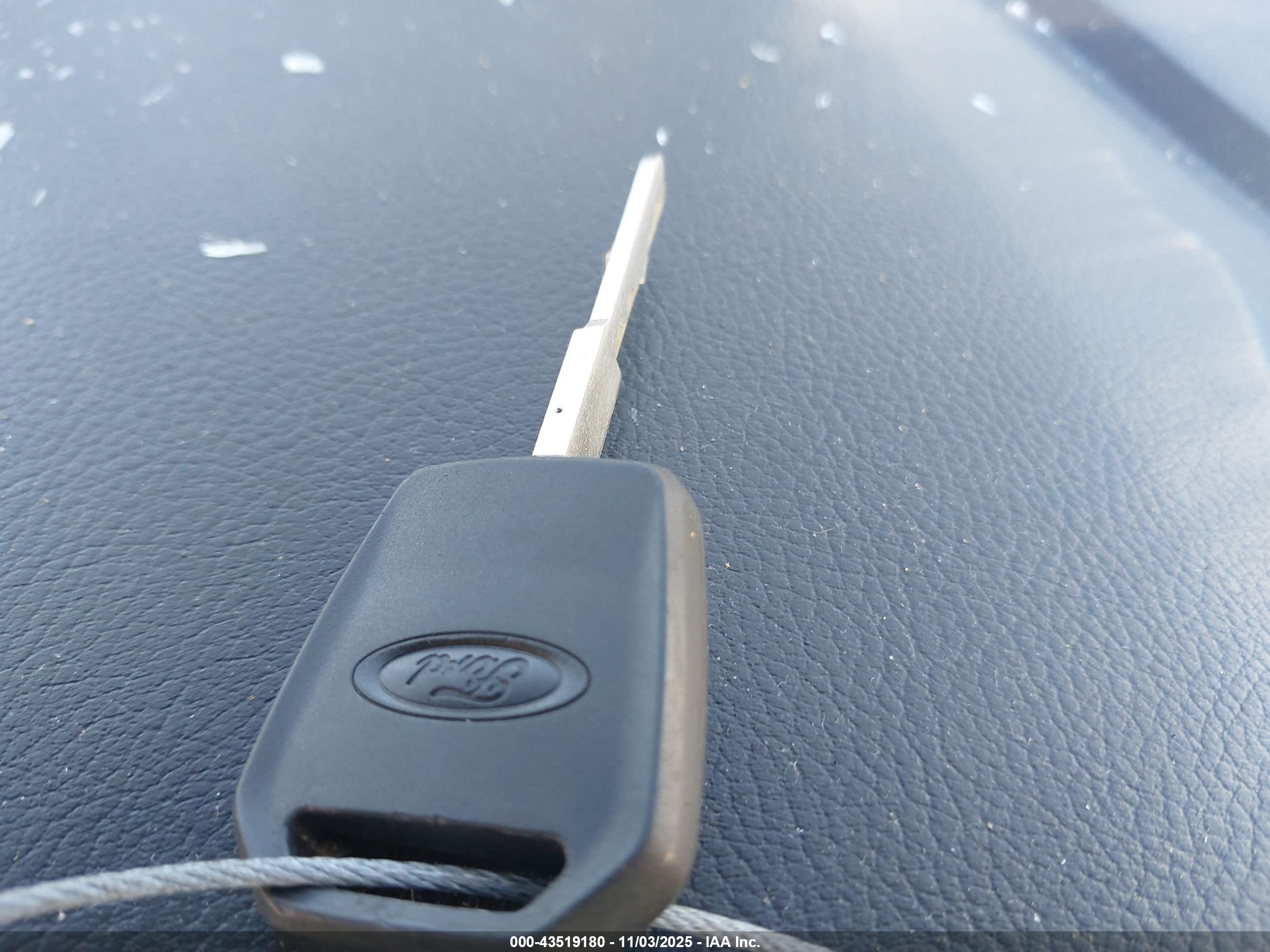 FORD FUSION image 11