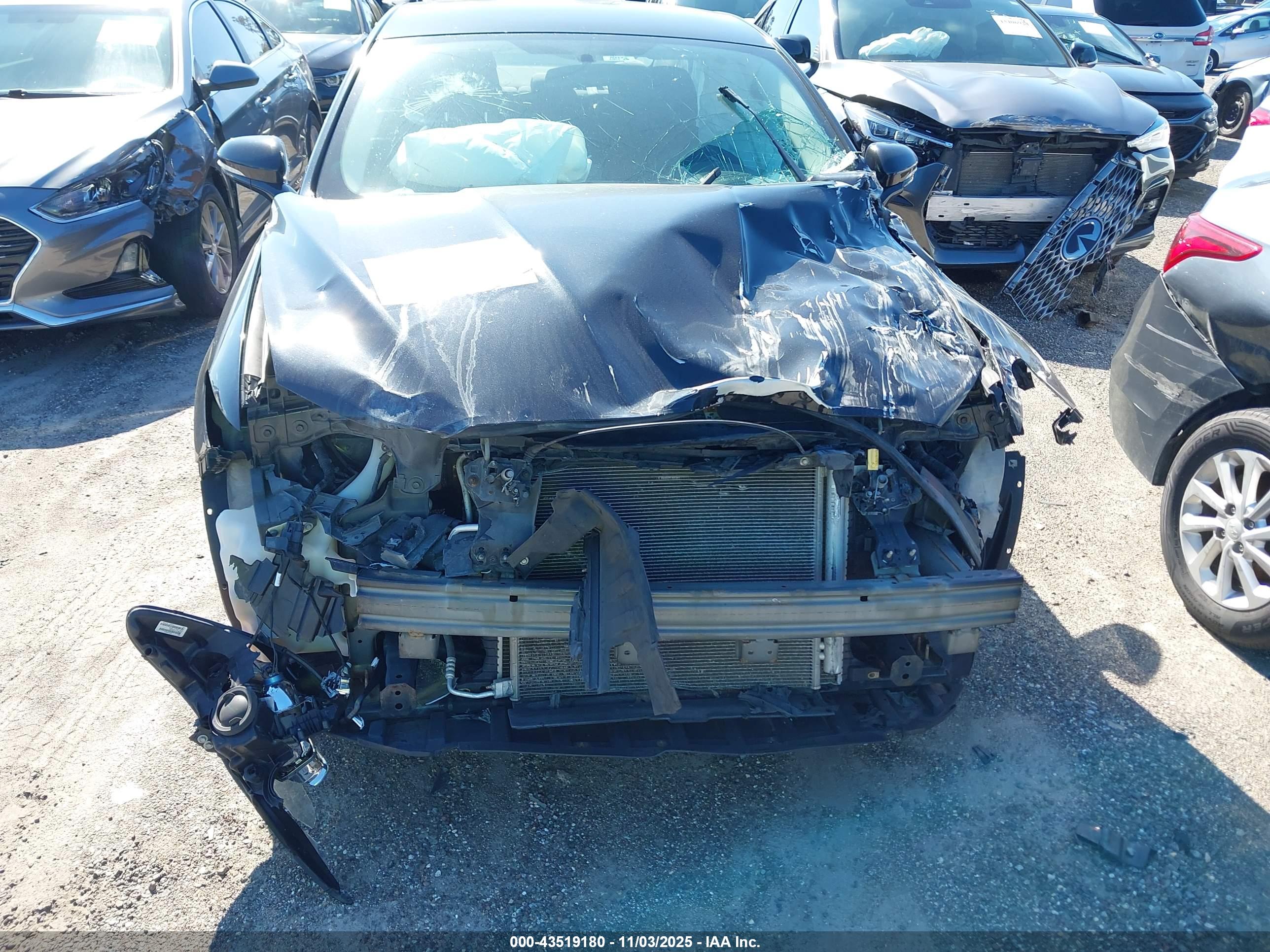 FORD FUSION image 6