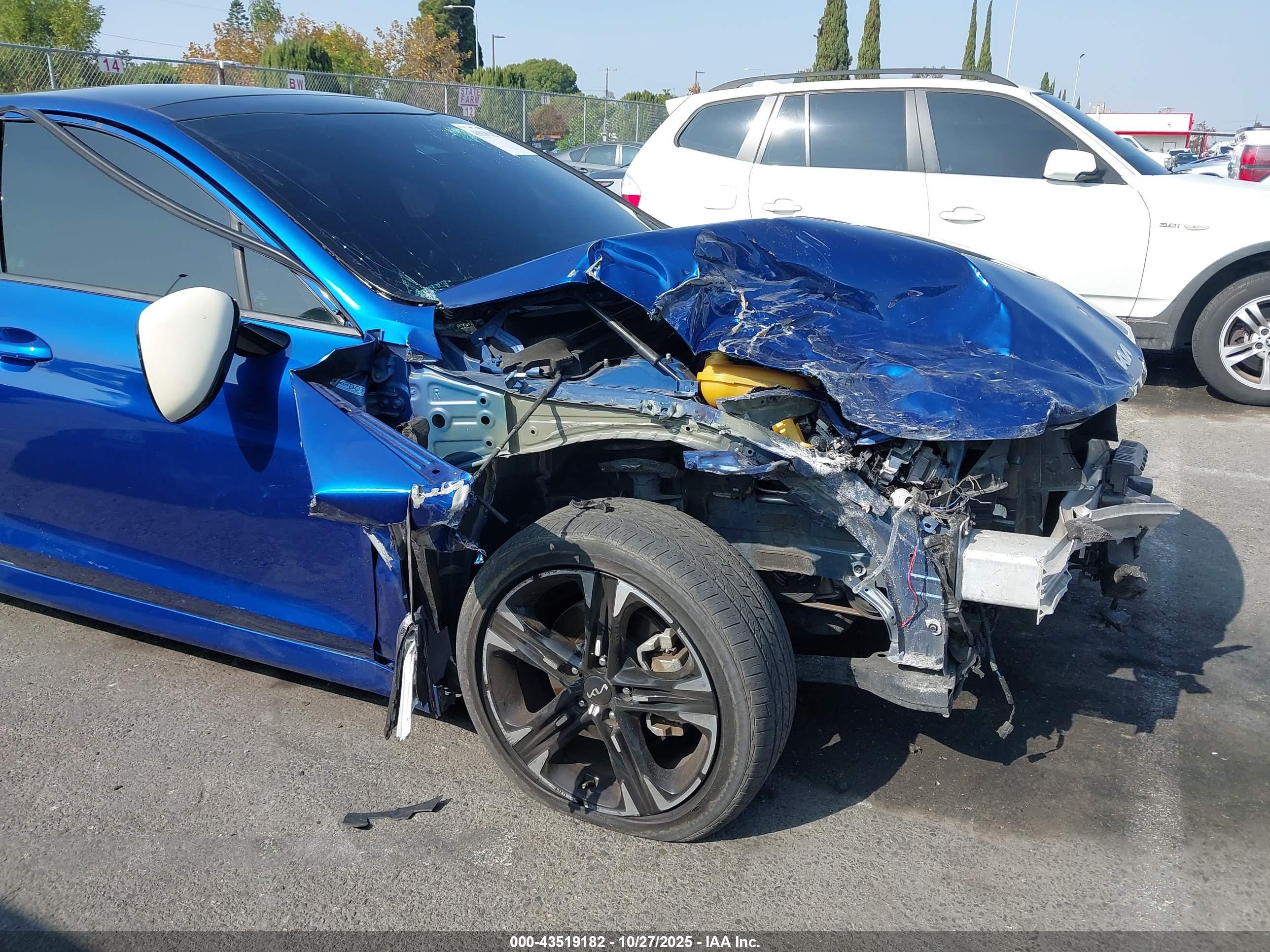 KIA K5 image 6